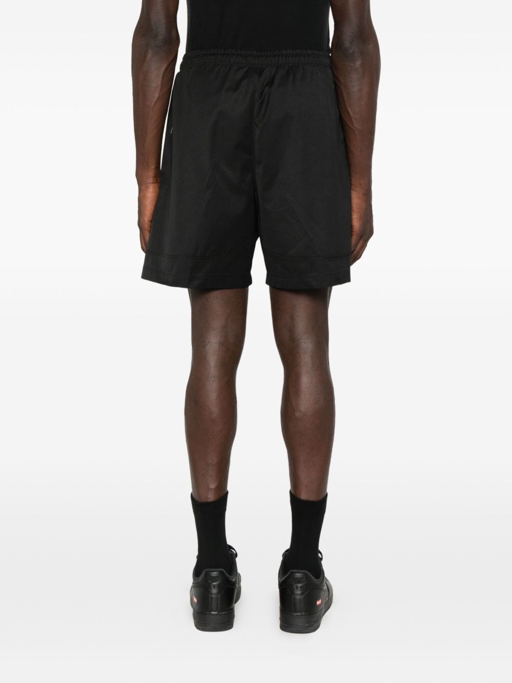 XS4248 NR YES LONDON