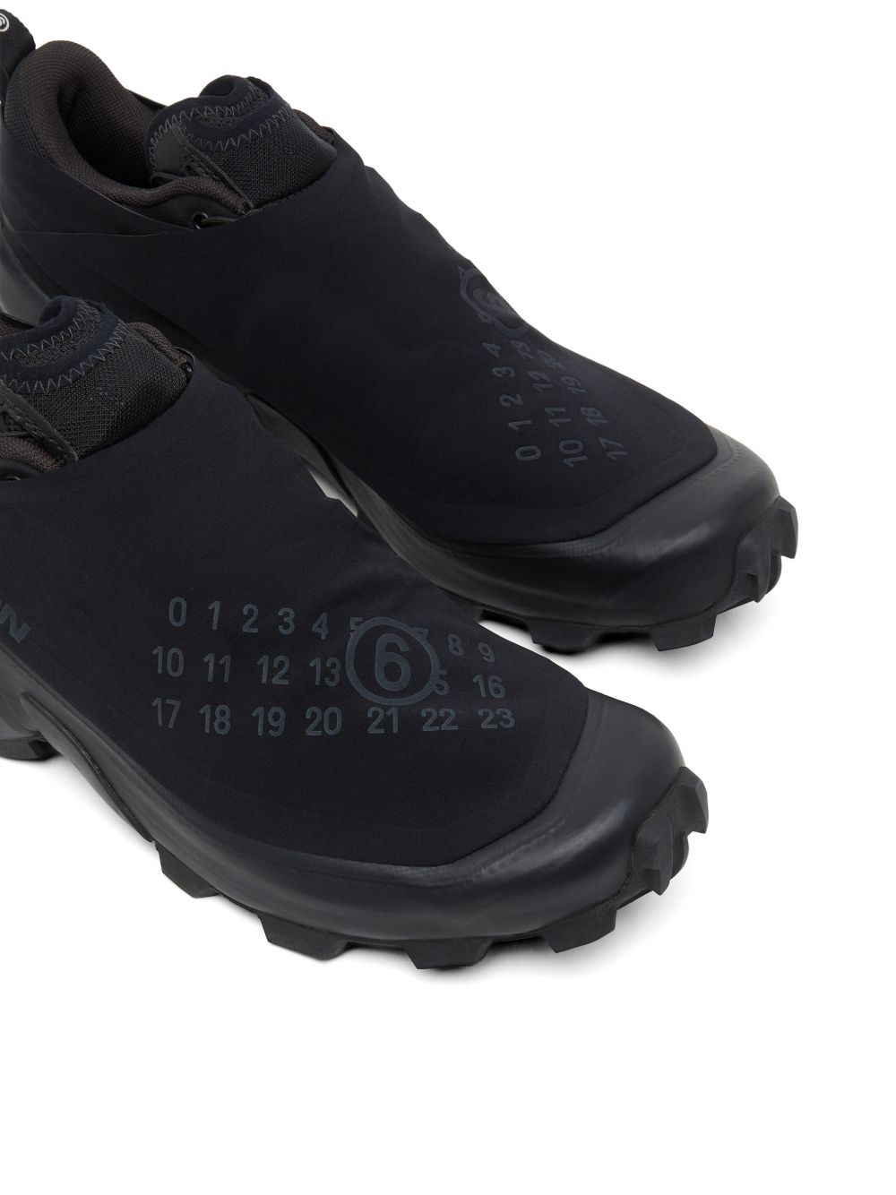 SH1WS0026P7624 HB422 MM6 MAISON MARGIELA SALOMON