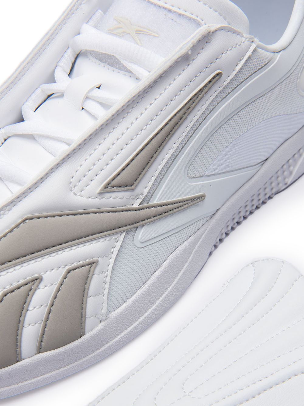 Sneakers low-top con pannelli e suola zigrinata 100261804P 804P REEBOK LTD