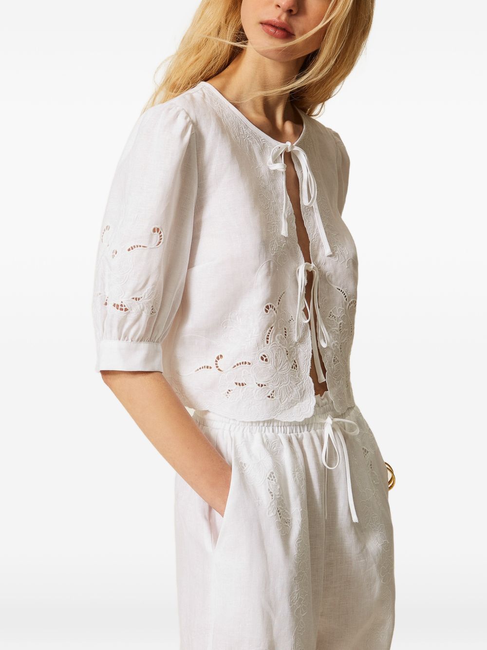 Camicia in lino con ricami 261TT2120 00001 TWINSET