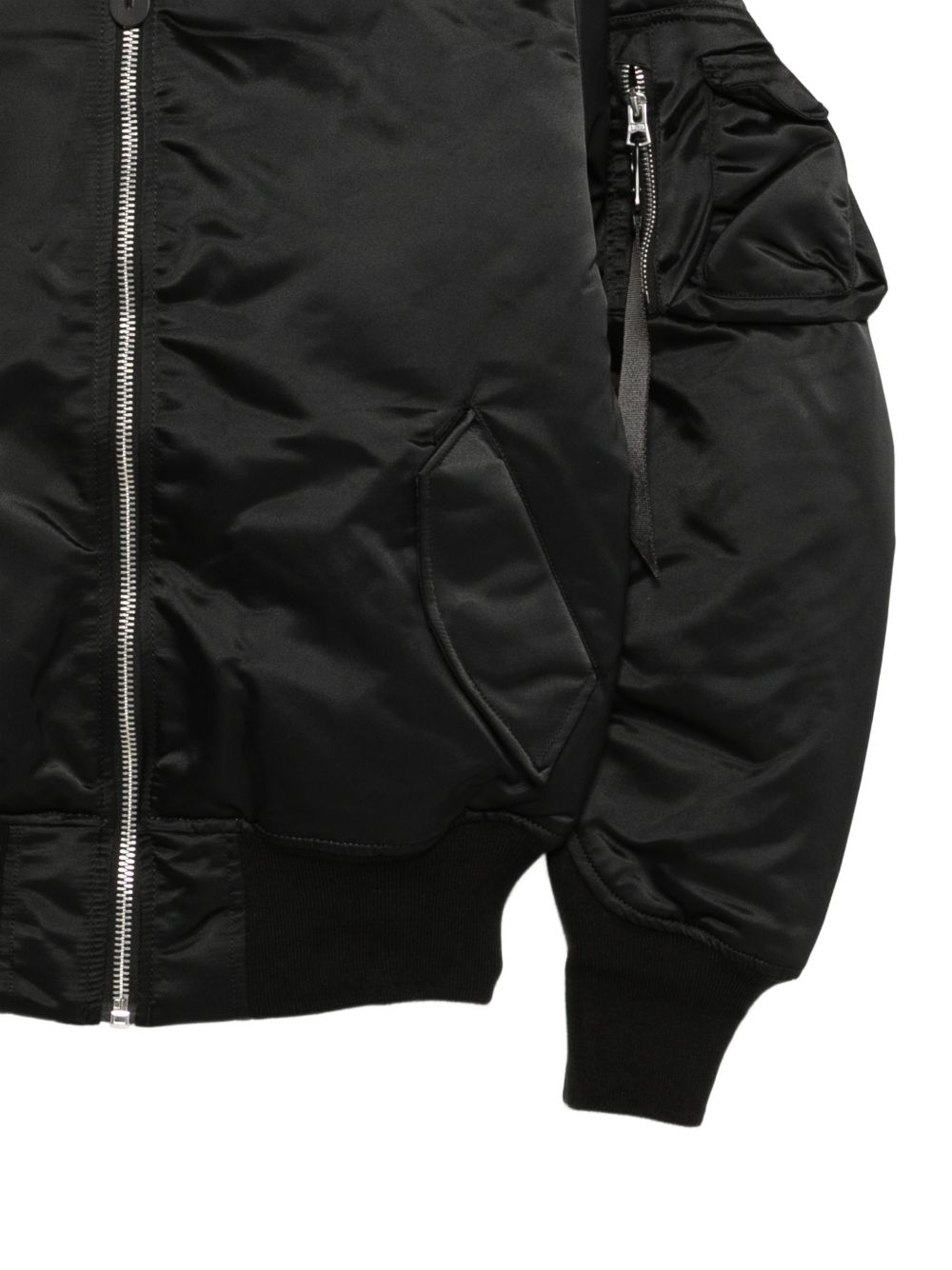 756111 03 ALPHA INDUSTRIES