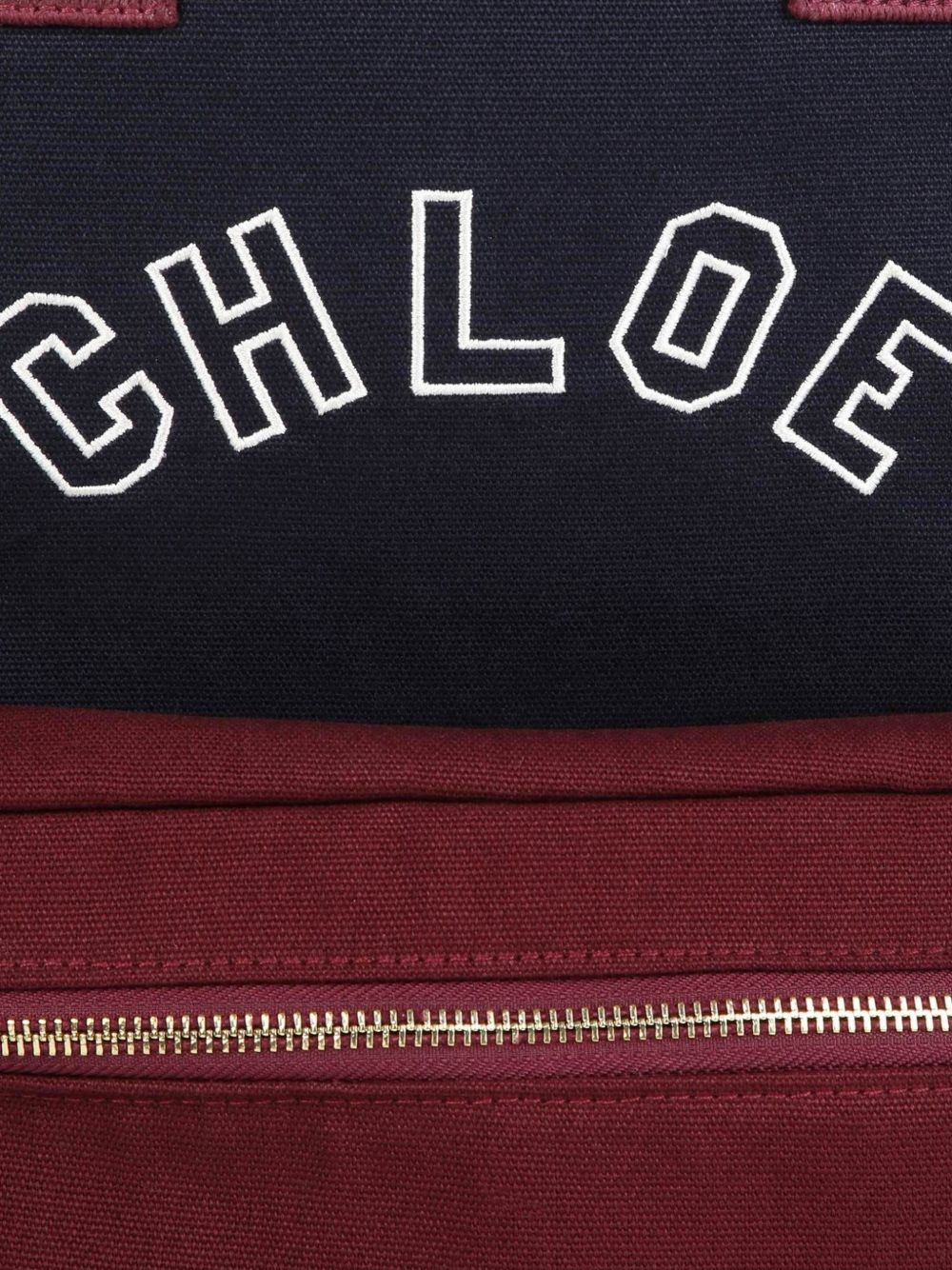 Canvas backpack, containing, cotton from organic farming, con grosgrain handles, chloé logo embroidred on davanti, twill fodera containing cotton from organic farming. Pieces, branded zip pullers e inside label in goat leather. Dimensions: w28xh36xd C21390 859 CHLOE KIDS
