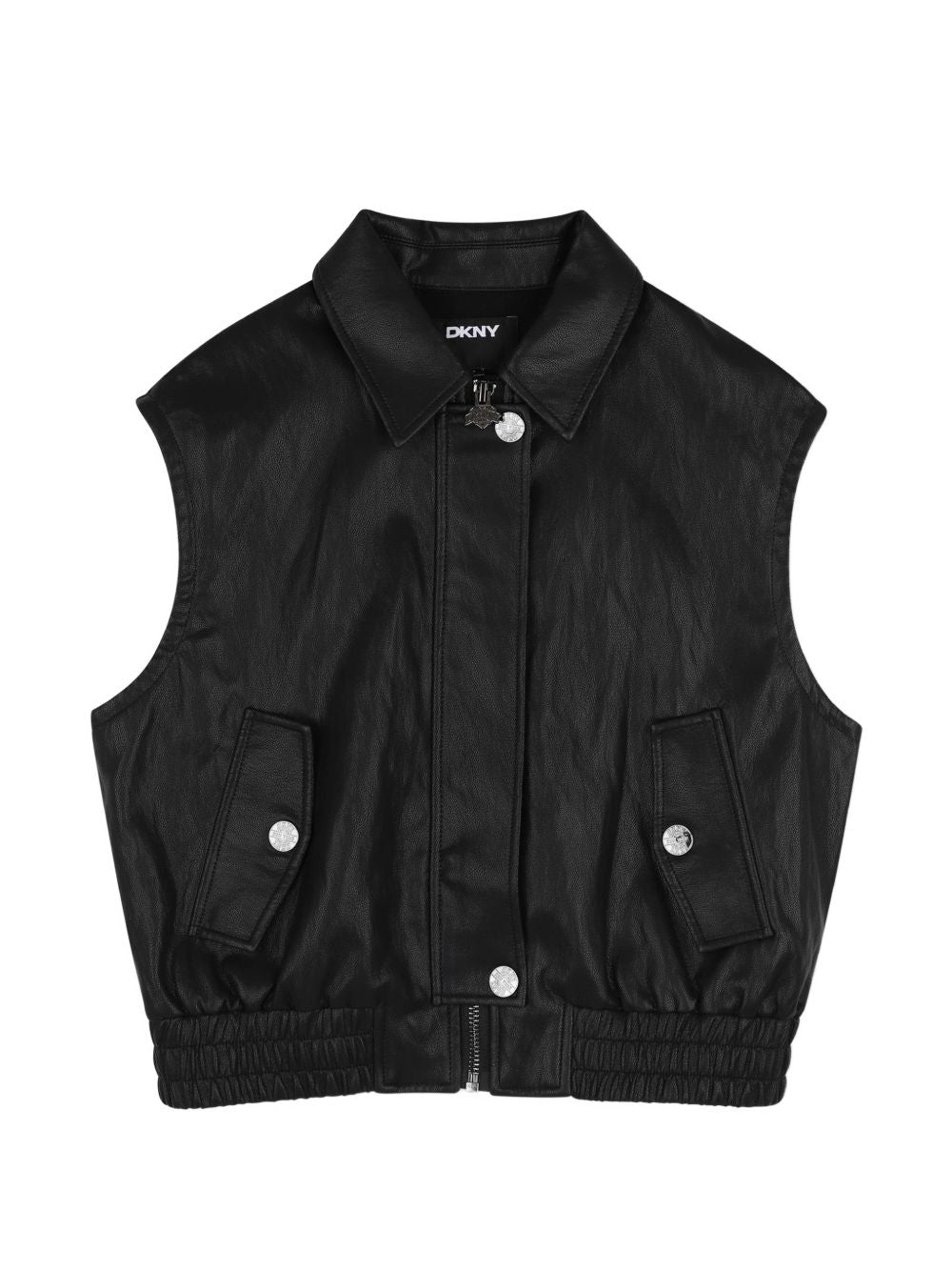 Mini-me senza maniche faux leather jacket in 55% polyurethane, 45% polyester. Davanti snaps tasche. Retro pleat. Elastictated fondo. Davanti zip chiusura. Embossed dkny logo al retro. D62908 09B DKNY KIDS