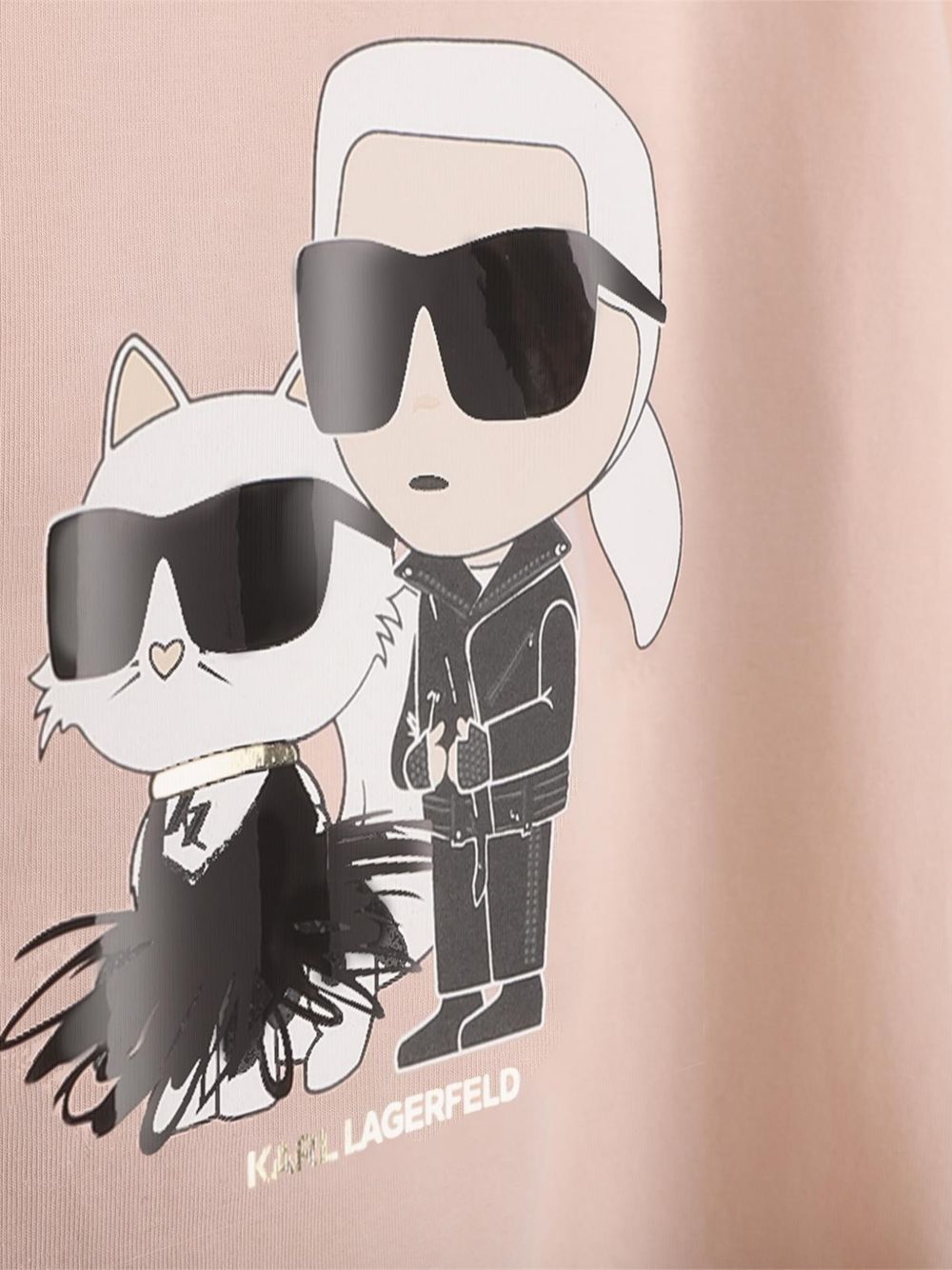 Maniche corte t-shirt in jersey in jersey containing organic cotton. Choupette e karl/choupette illustrazione con effetto metallizzato ink. Branded illustrazione karl lagerfeld sul retro. Z31308 471 KARL LAGERFELD KIDS