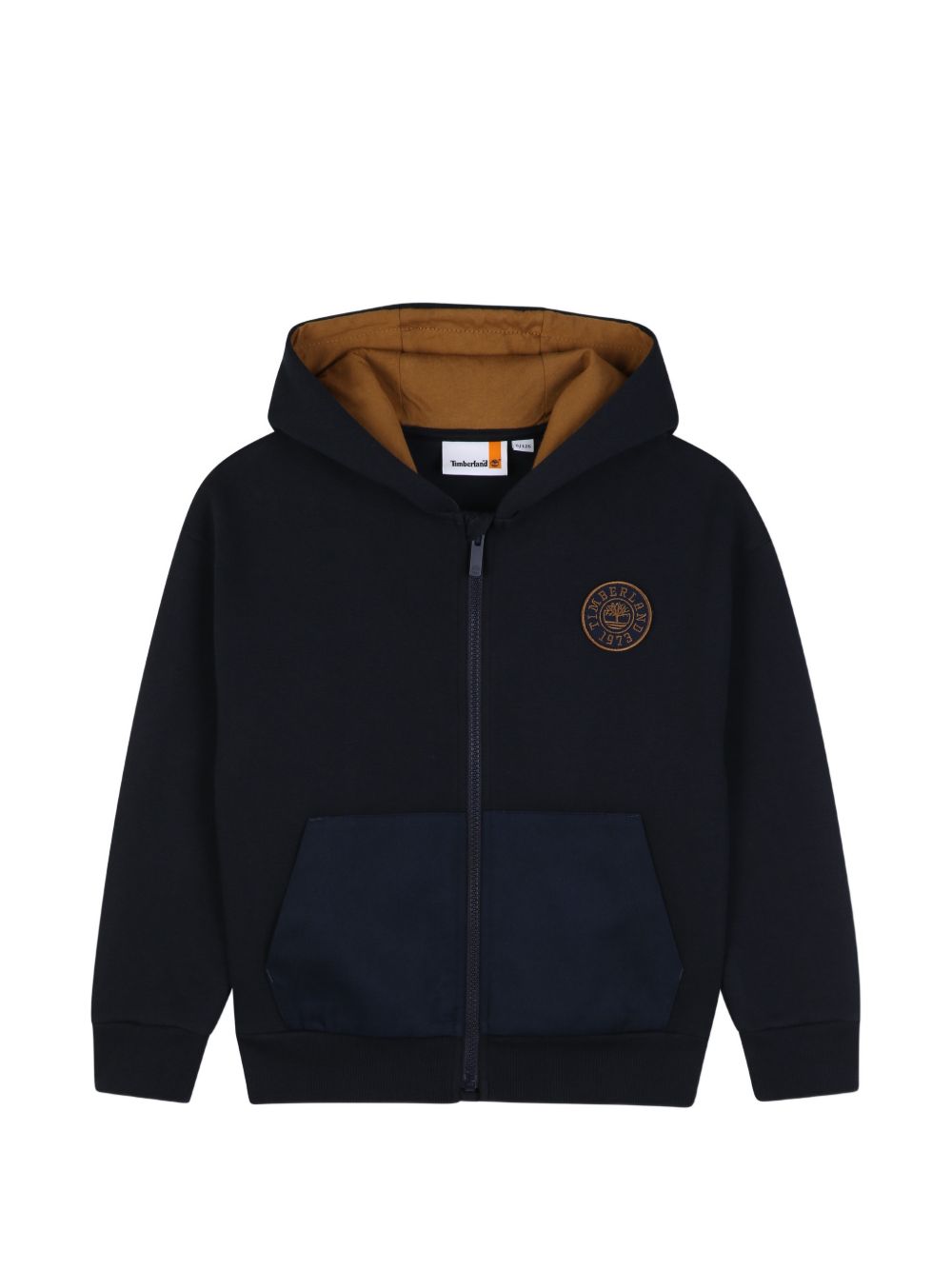 76% cotton / 20% polyester / 4% elastane piqué con cappuccio cardigan, retro yoke, zip chiusura, davanti tasche, printed logo on patch sul chest. *con jogg pantaloni t61071* T61066 849 TIMBERLAND KIDS