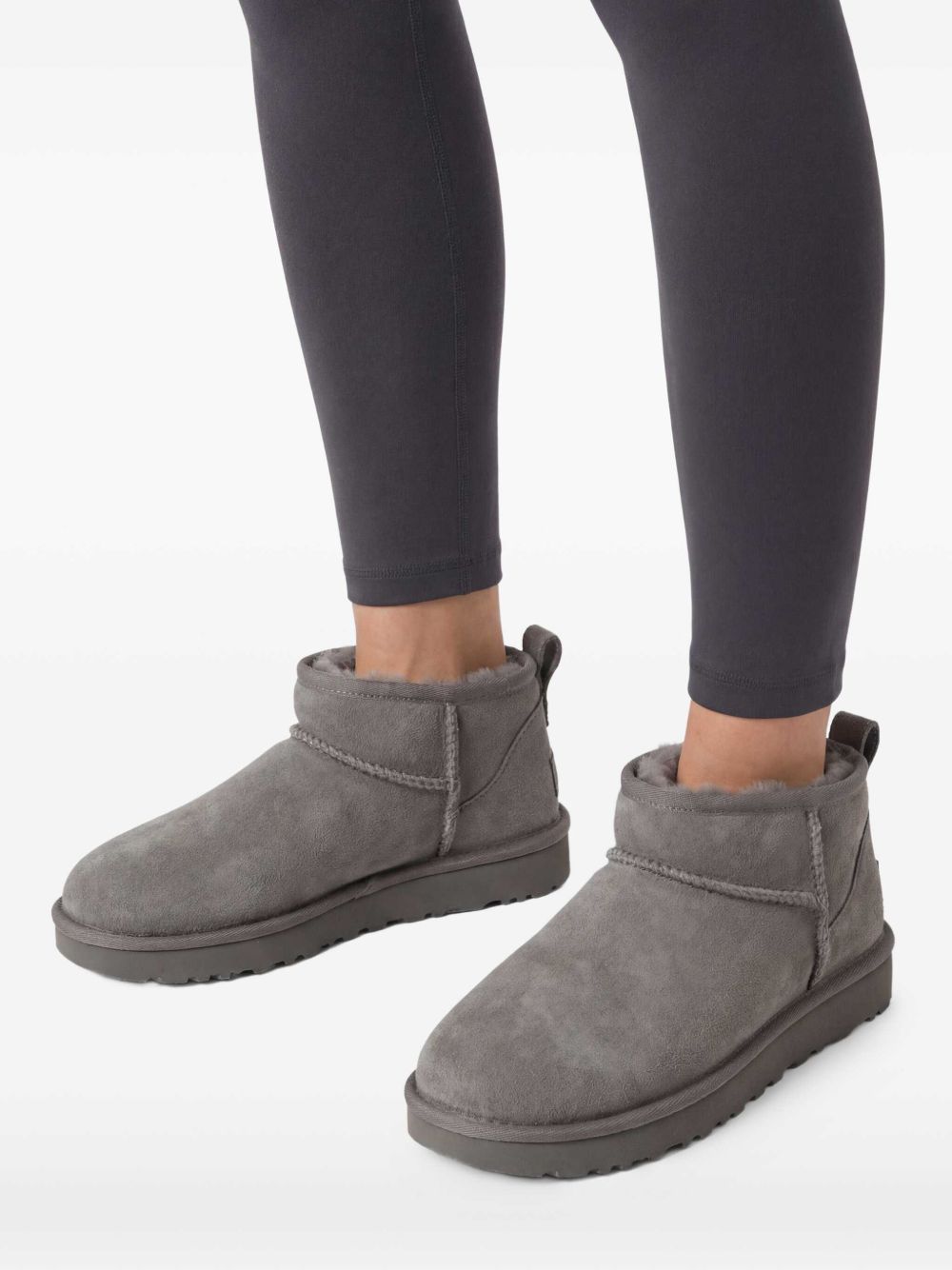1116109 GREY UGG