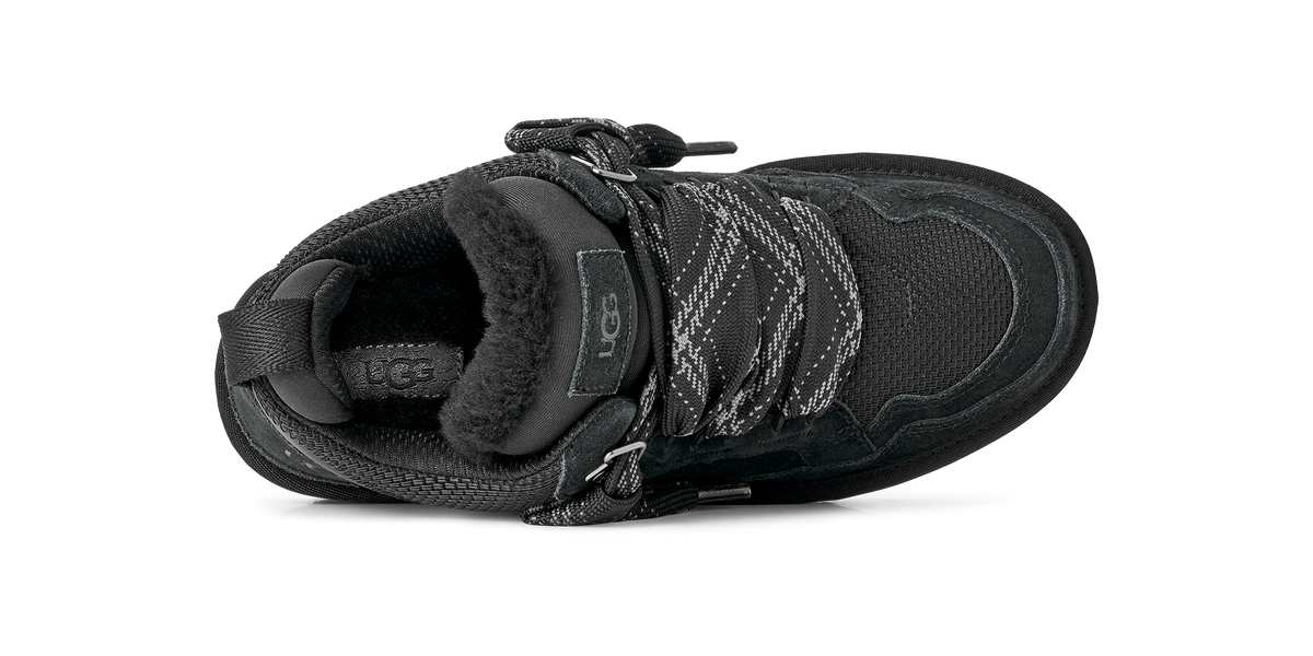 1144032 BLK UGG