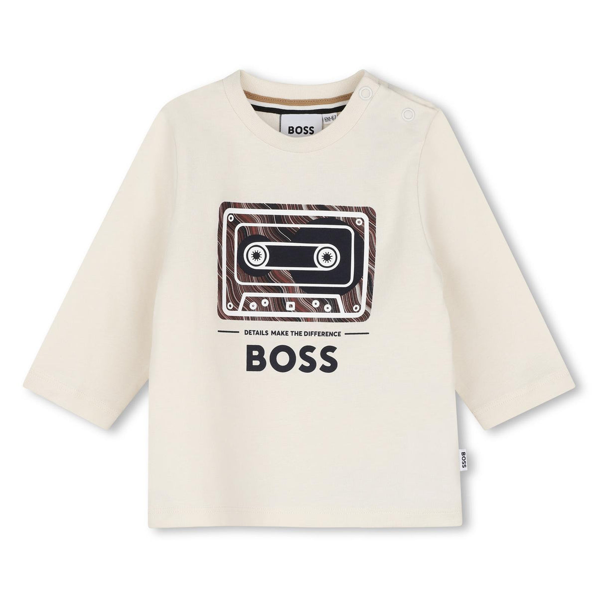 Long-sleeved jersey t-shirt. Funny, presented con 3 different graphics for each theme. Chiusura con bottoni automatici al spalla. Raiser boss. J53503 120 BOSS KIDSWEAR