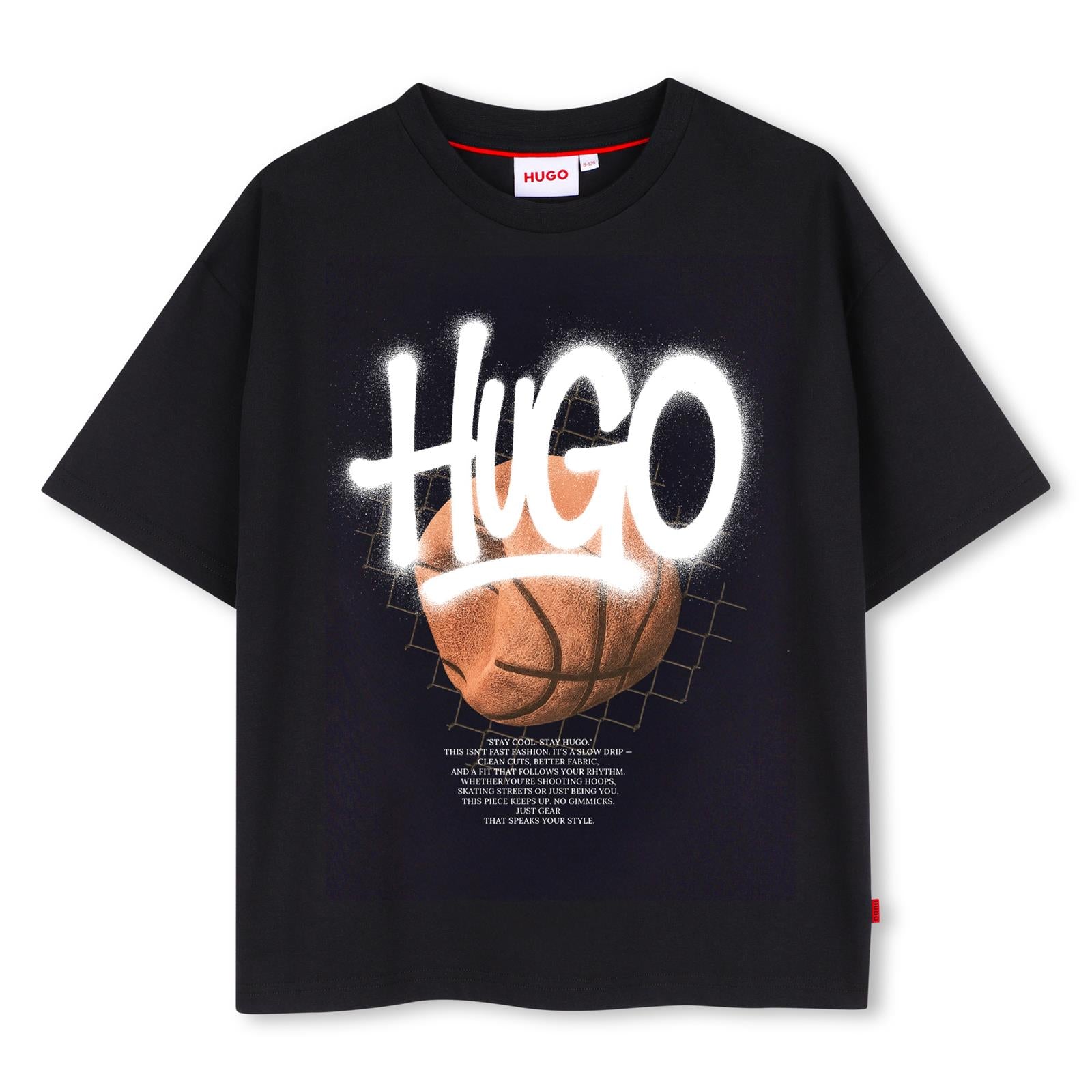 Short-sleeved t-shirt in 100% organic cotton jersey, con a fun illustrazione sul davanti e a woven label sul side. Vestibilità morbida G01245 09B HUGO KIDS