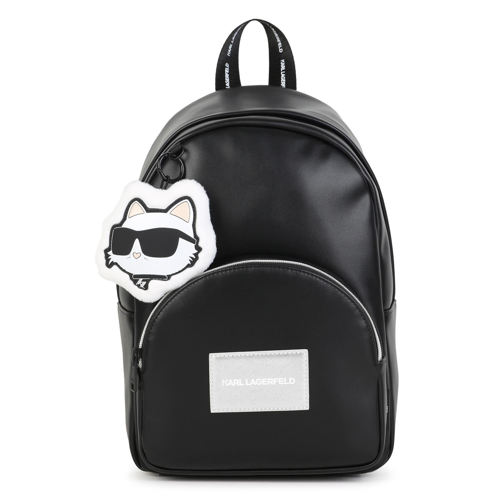Backpack in simili. Branded silicone's badge. Removable eco-pelliccia choupette key charm. Padded retro e spalla straps, for better comfort. Zips chiusura. Branded fodera. Branded label on side. Dimensions : 32x22x13.5cms. Z31440 09B KARL LAGERFELD KIDS
