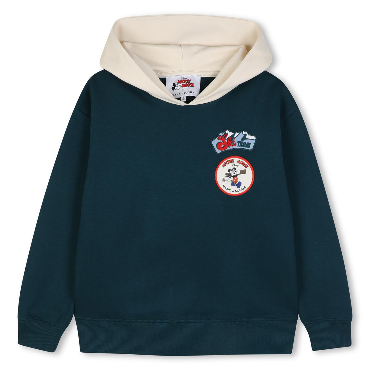 In collaboration con disney: cotton fleece hoodie con mickey mouse e marc jacobs patch embroideries sul davanti, e a large ricamo sul retro. W61064 668 MARC JACOBS KIDS