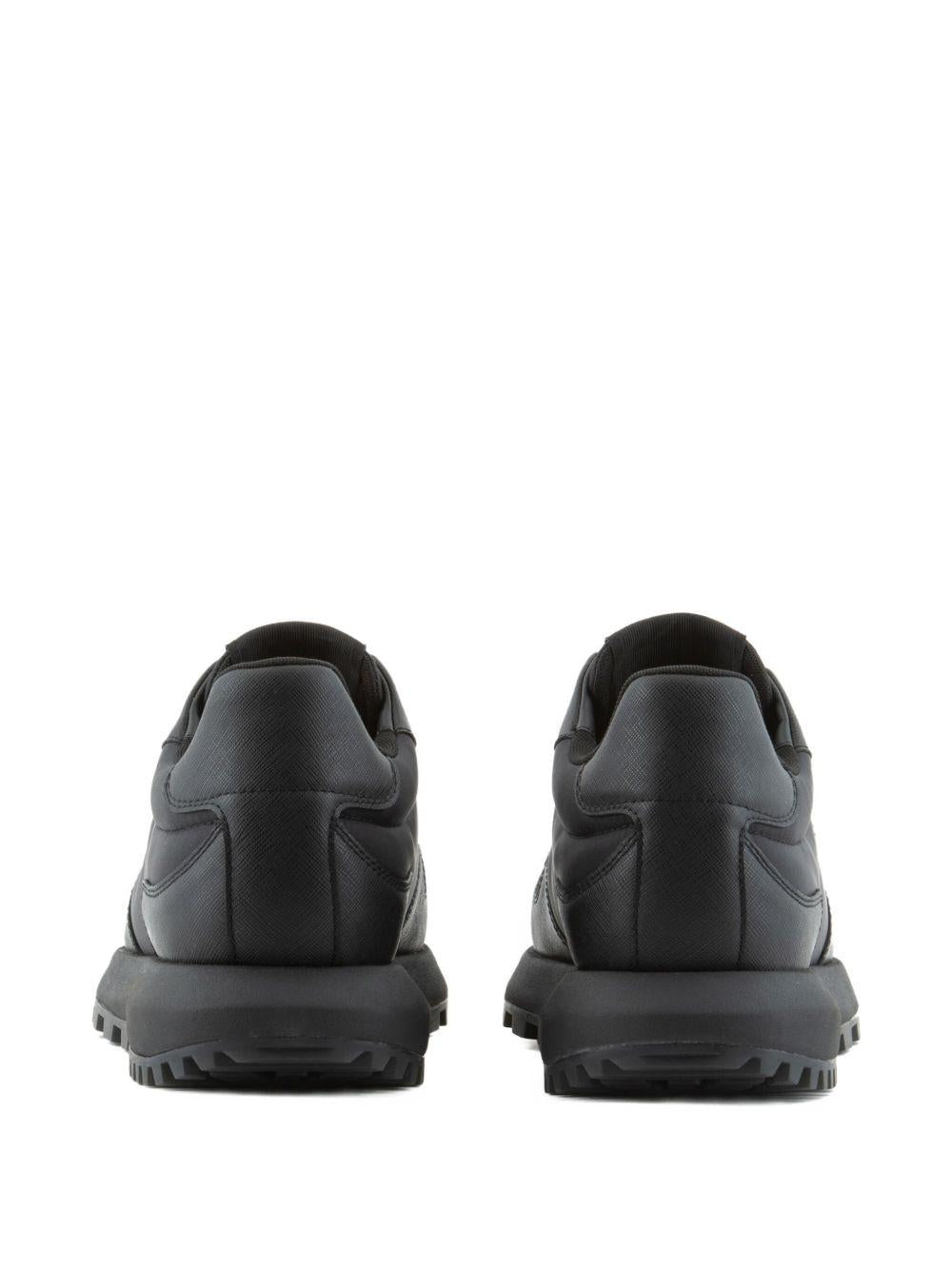 Sneakers nere con logo-plaque e chiusura con lacci EM003738AF19532 MC005 EMPORIO ARMANI