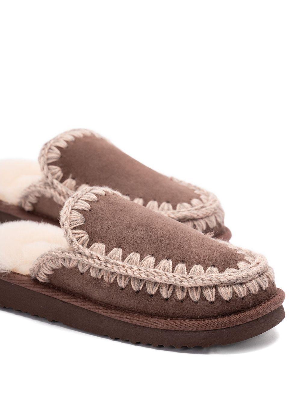 Slippers marrone con dettaglio all'uncinetto MUFW101125A BRPEP MOU