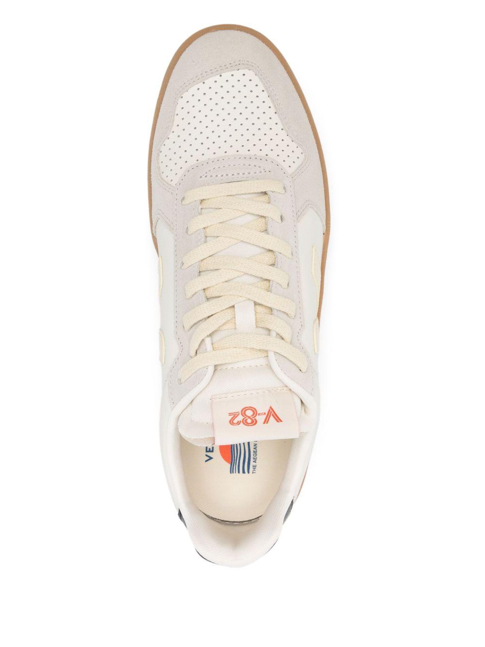Sneakers v-82 bianco/nere VE3320759 BIANCO VEJA