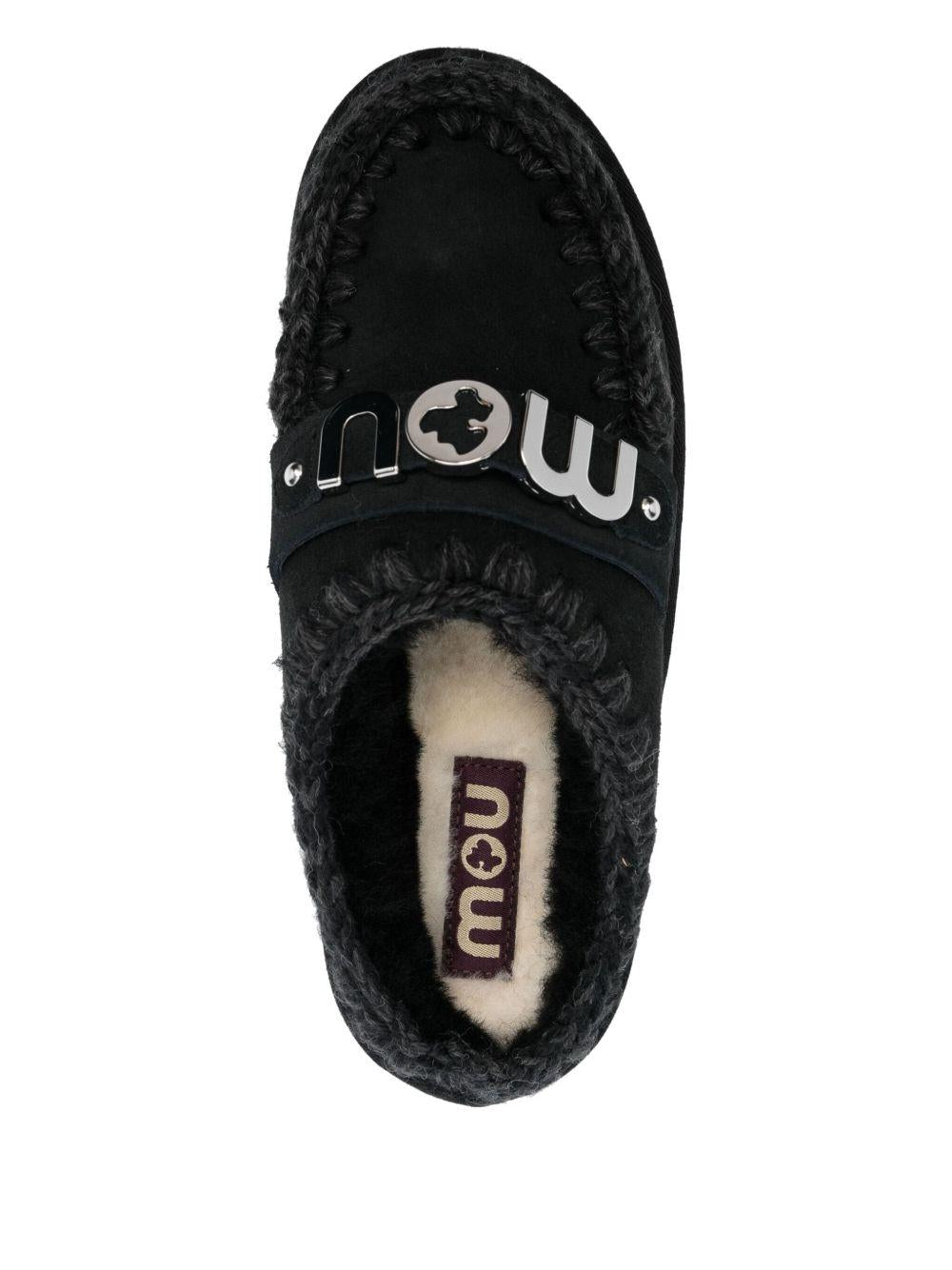 Mules con applicazione MUFW531001A BKBK MOU