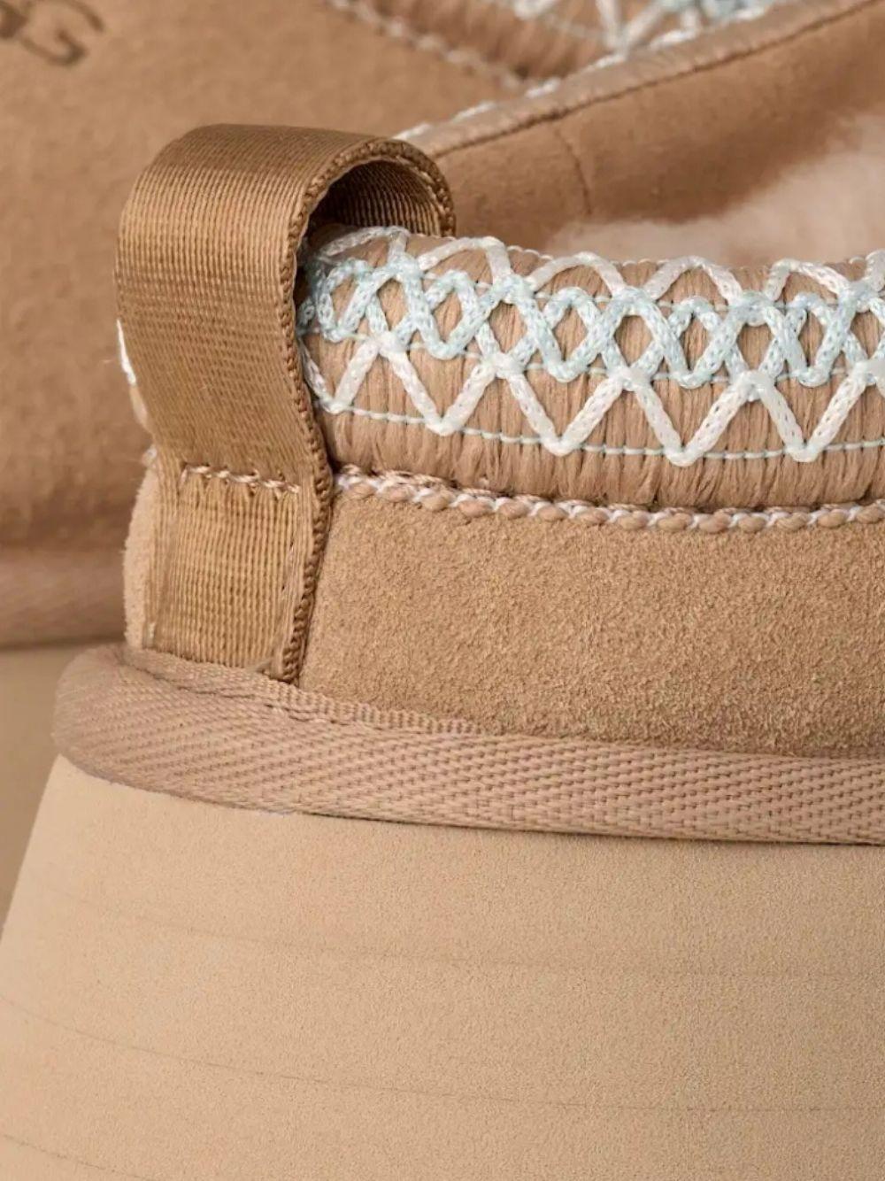 Stringate sabbia in pelle scamosciata con plateau 1174471 SAN UGG