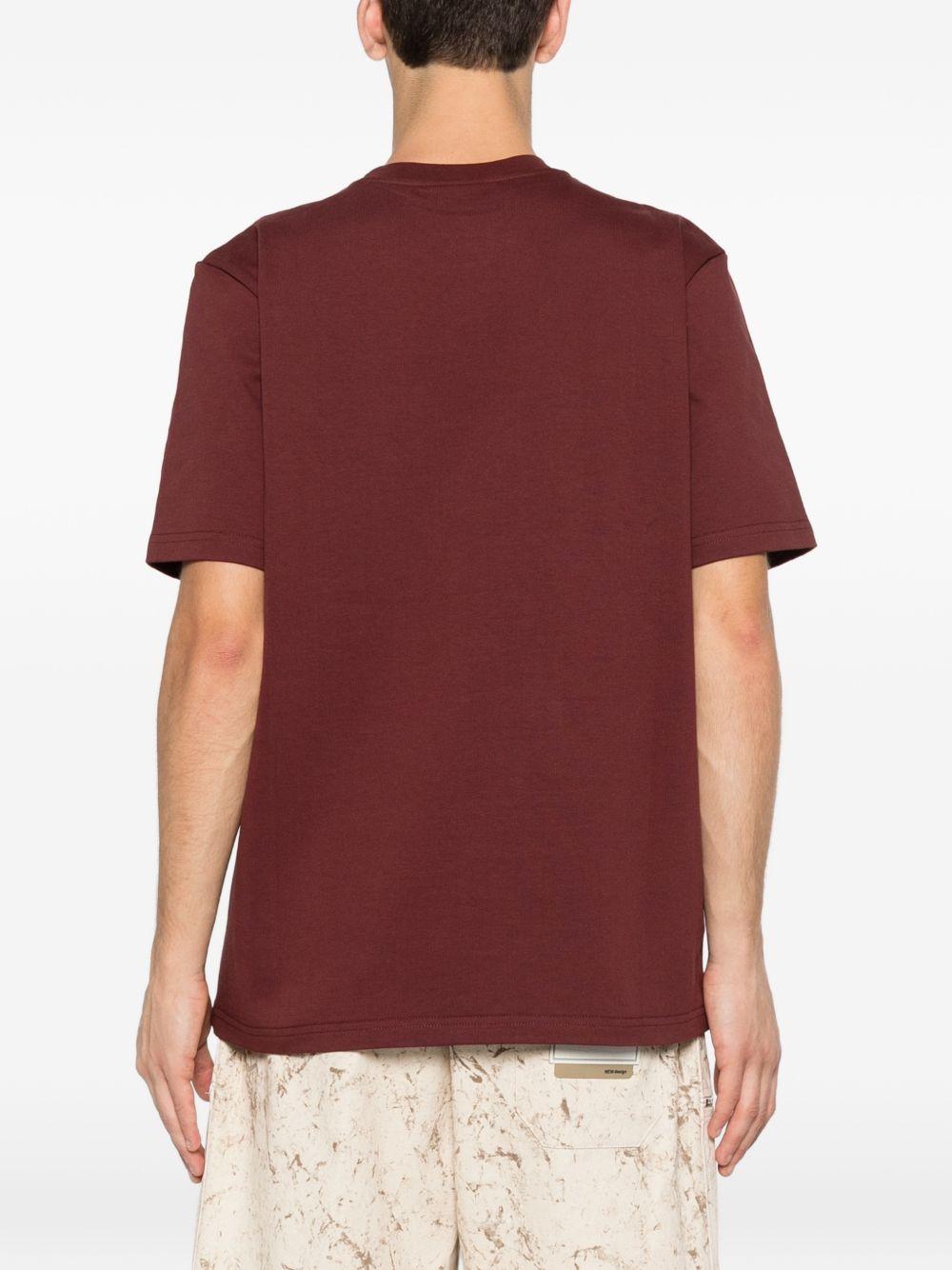 T-shirt in cotone girocollo con patch XM4249 BORDEAU YES LONDON