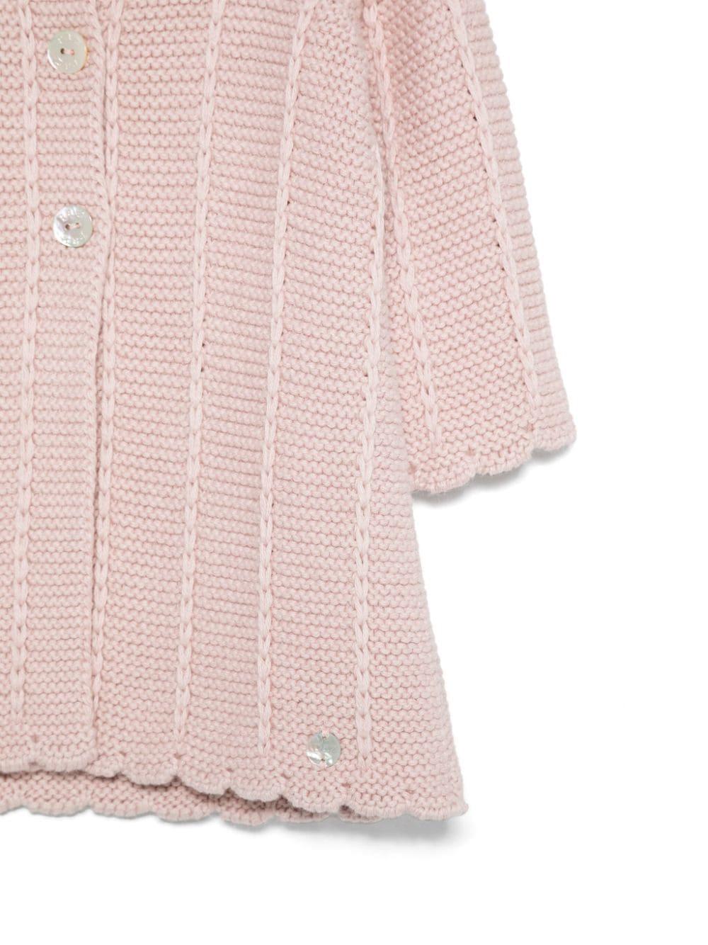 Cardigan rosa in maglia con bottoni in madreperla