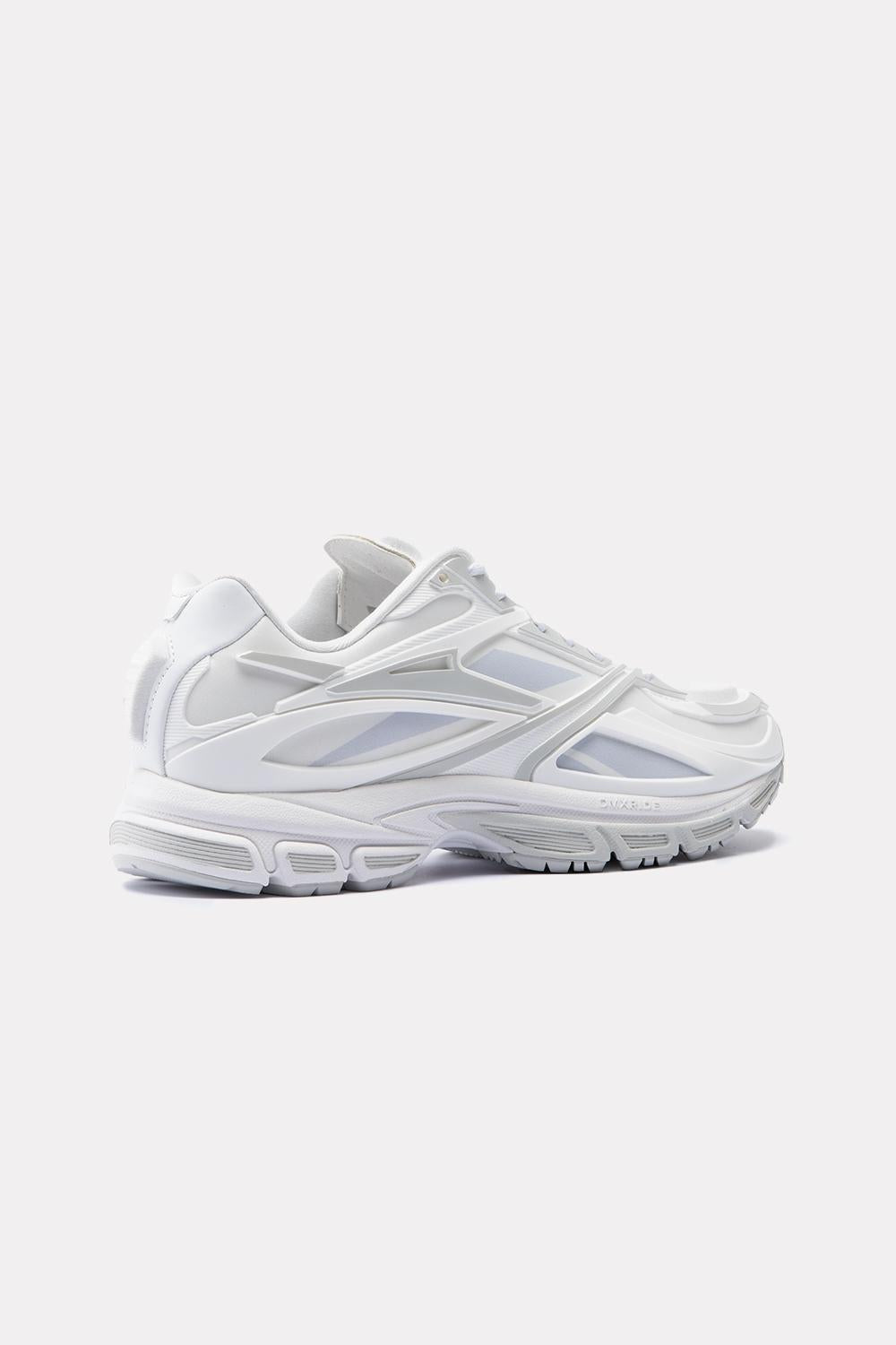 100261806 806 REEBOK LTD