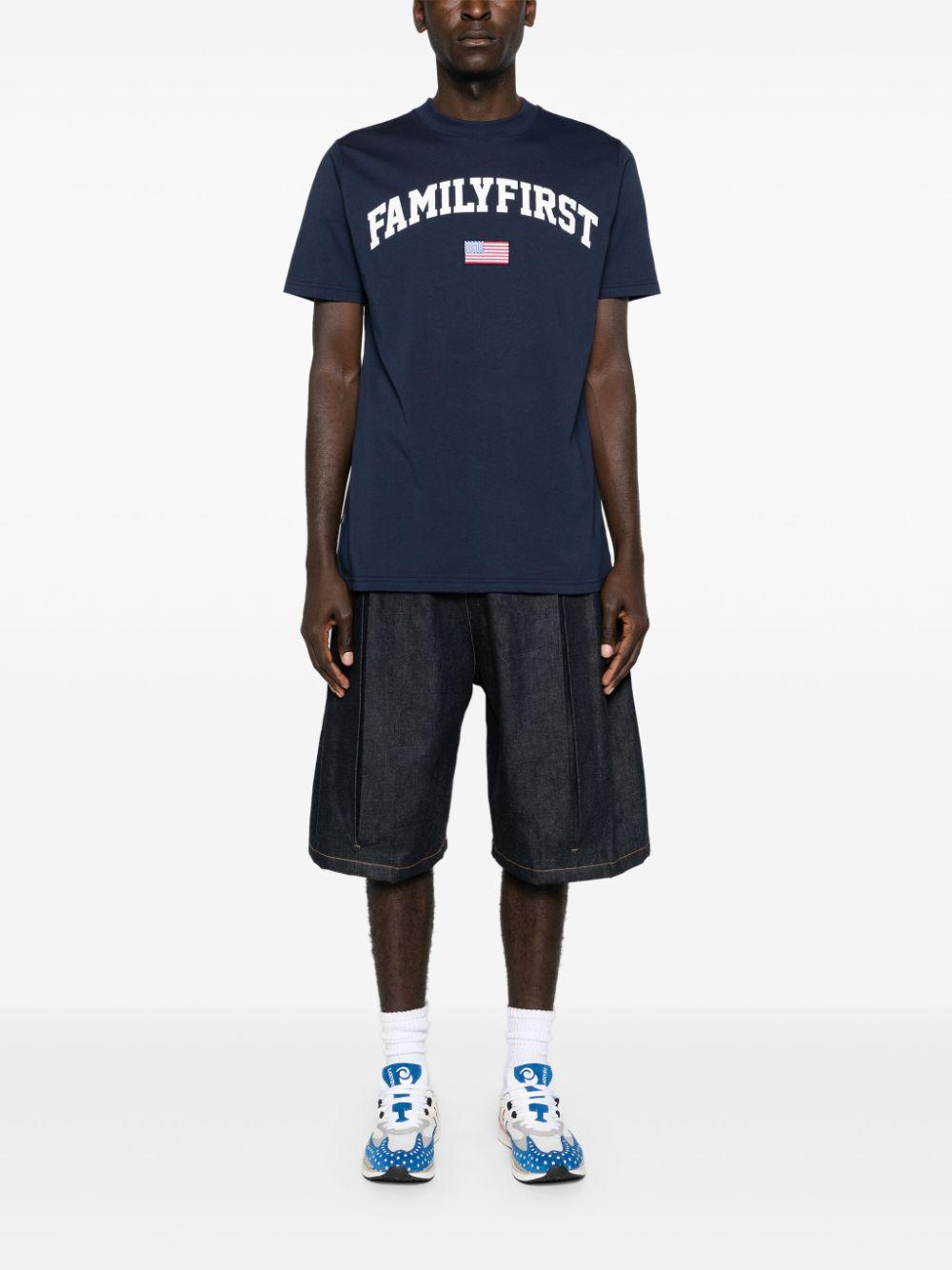 T-shirt blu College