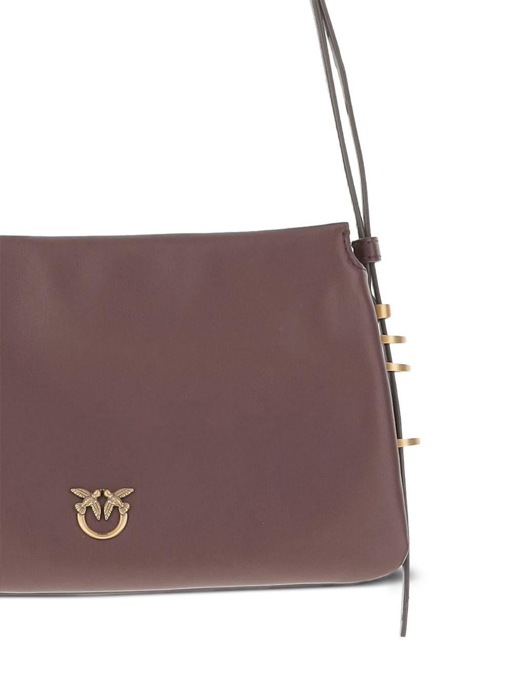 Borsa a tracolla rosso mogano in pelle con decorazione Love Birds 105883A0QO LA7Q PINKO