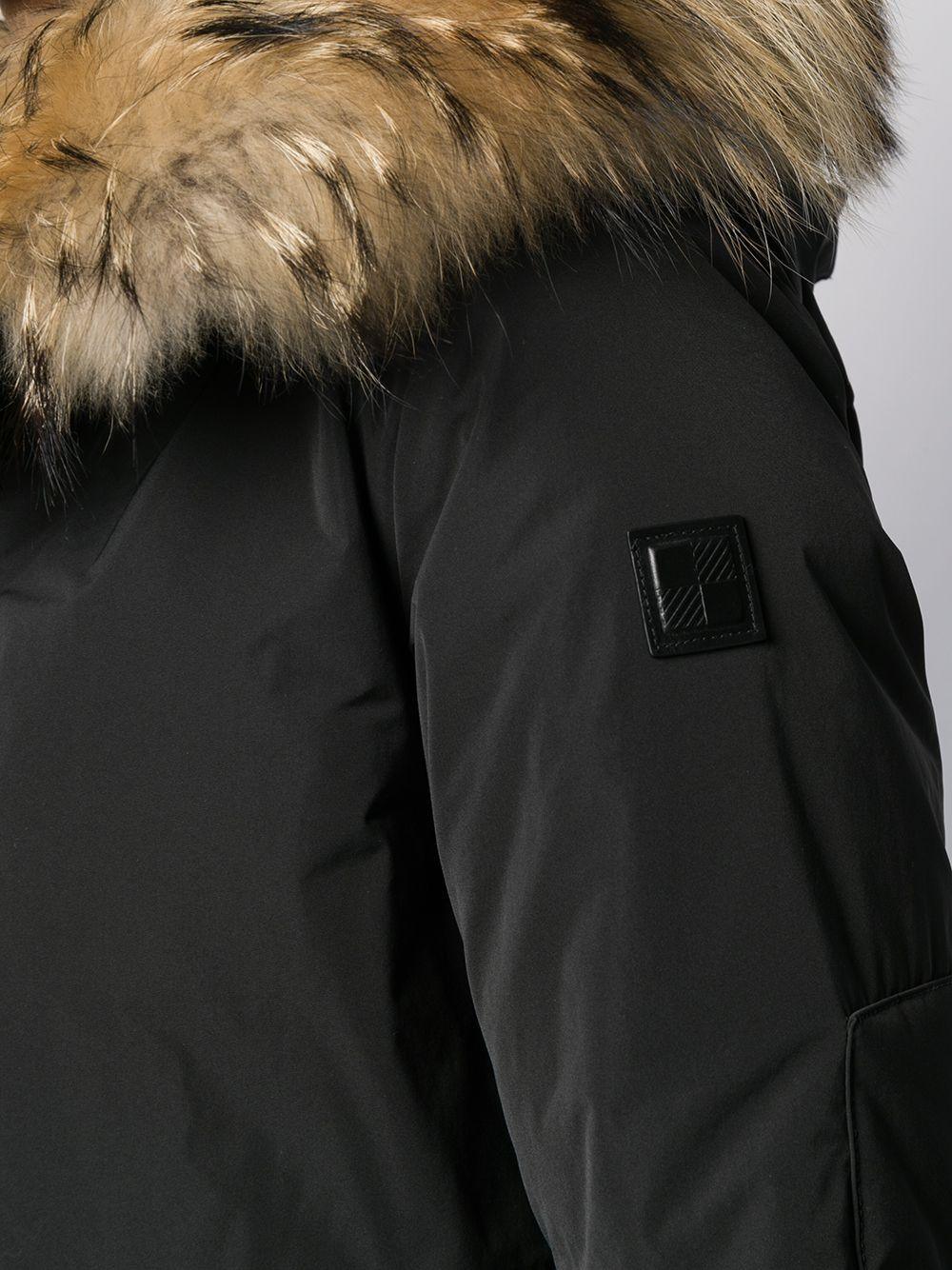 Parka nero lungo con pelliccia