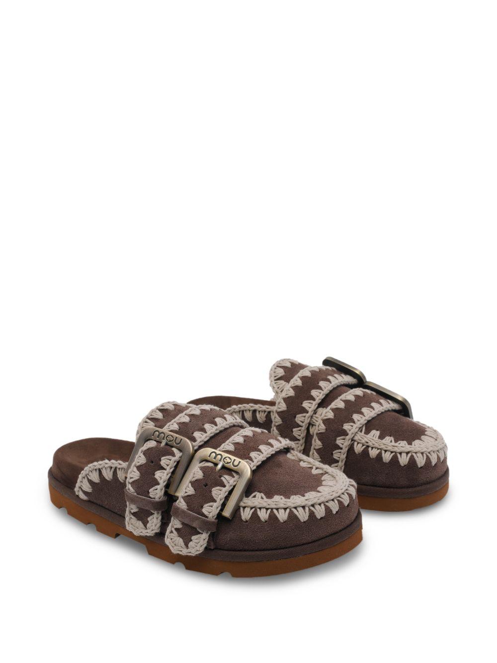 Mules con doppia fibbia e dettagli intrecciati MUSW631003A DPBRO MOU