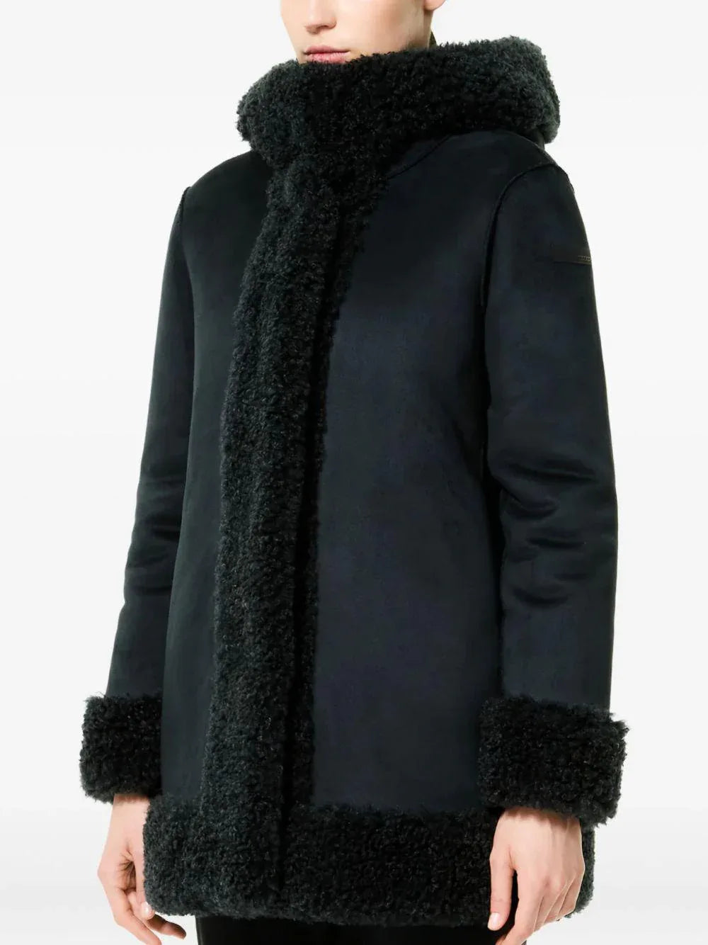 Giacca nera con cappuccio e chiusura nascosta - Preludio Moda