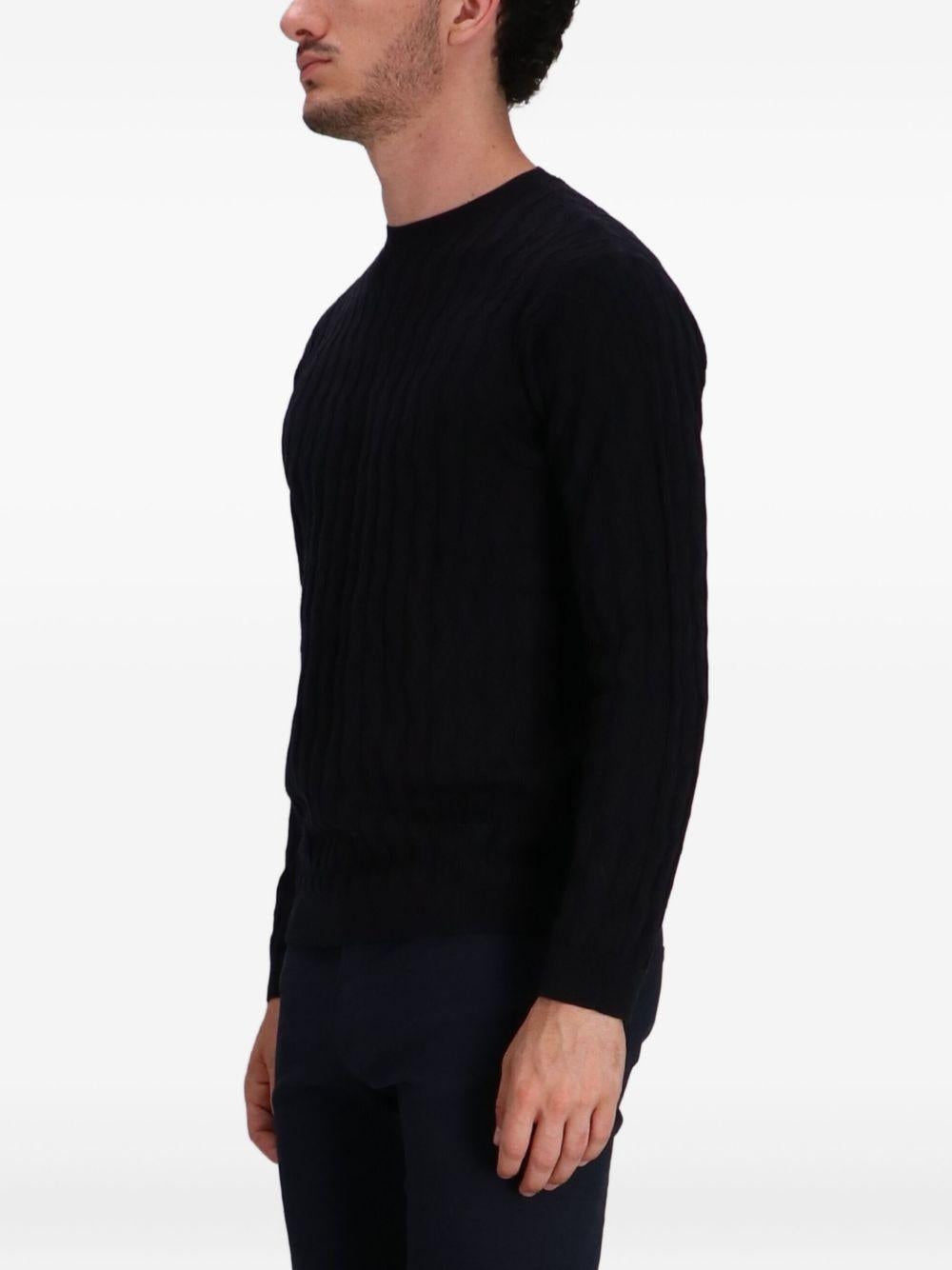 Maglione nero a trecce con girocollo e maniche lunghe - Preludio Moda