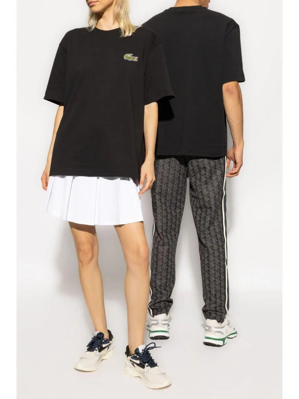 T-shirt nera big logo ricamo - Preludio Moda