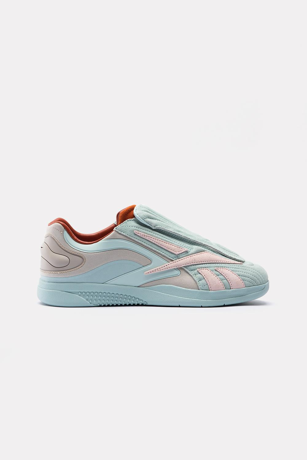 100261770P 770P REEBOK LTD