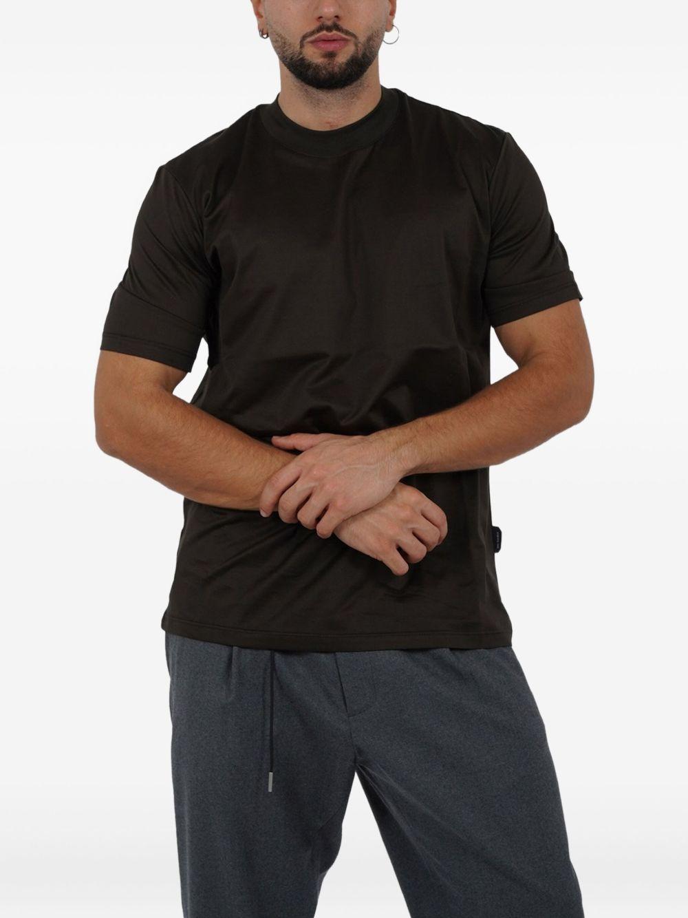T-shirt nera basic mini etichetta laterale XM4132 NERO YES LONDON