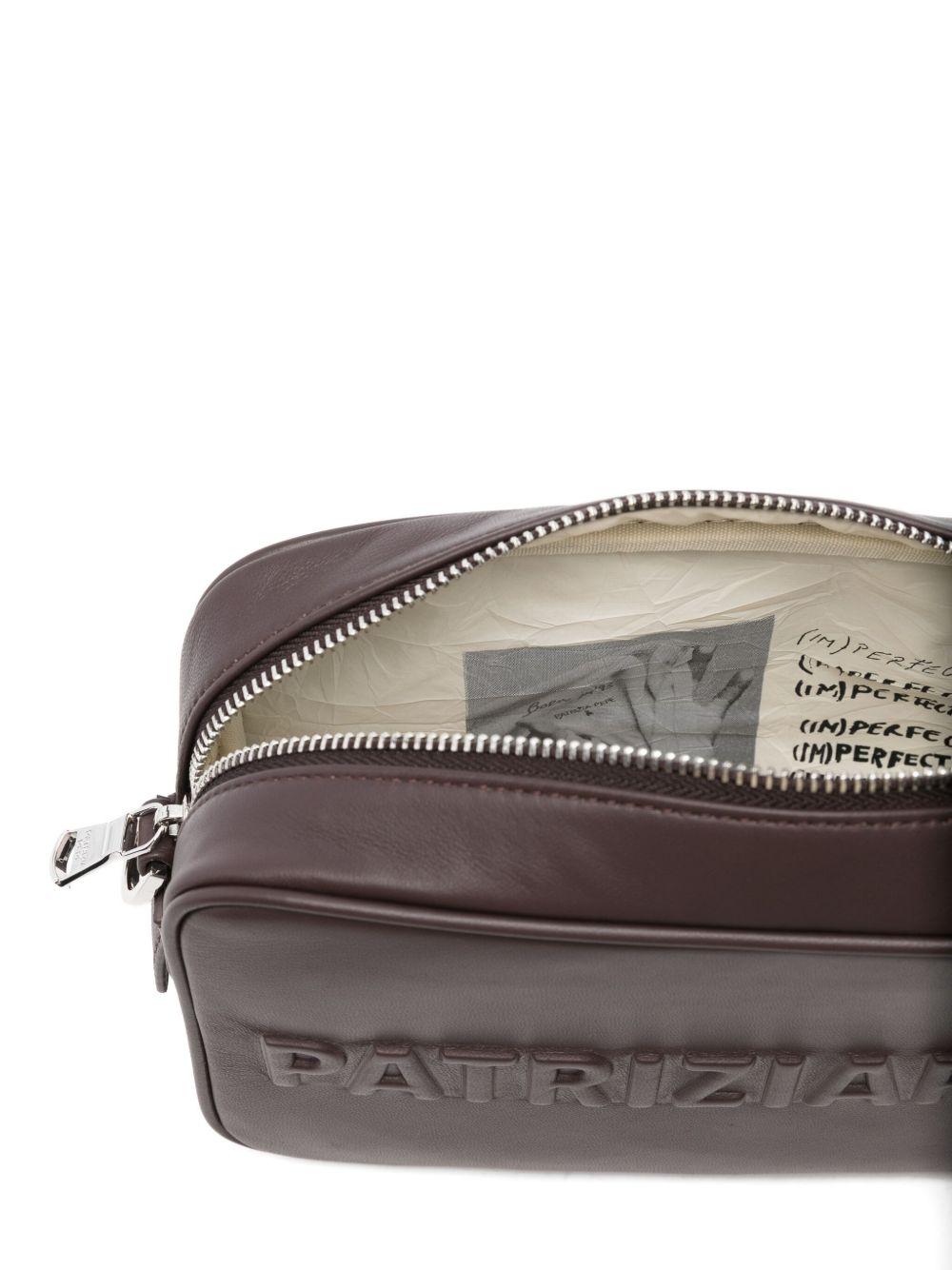 Borsa a tracolla marrone in pelle con logo goffrato - Preludio Moda