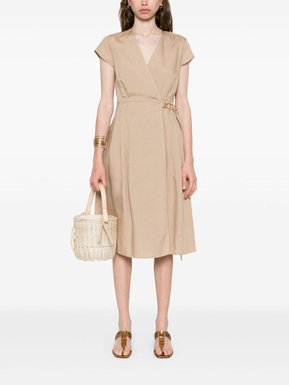 Abito robe con placchetta Oval-T laterale
