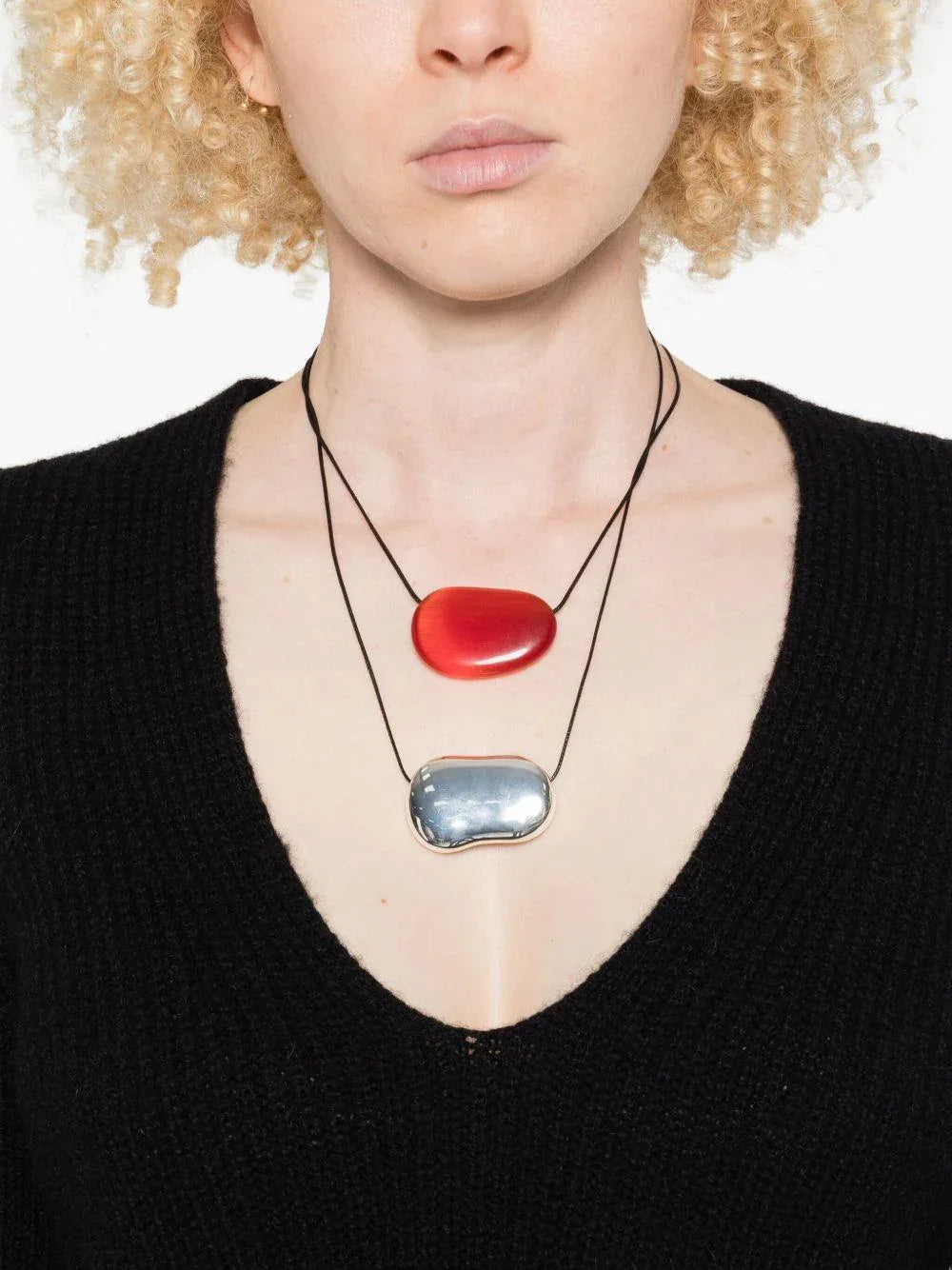 Maglione Nero a Coste con Scollo a V - Preludio Moda