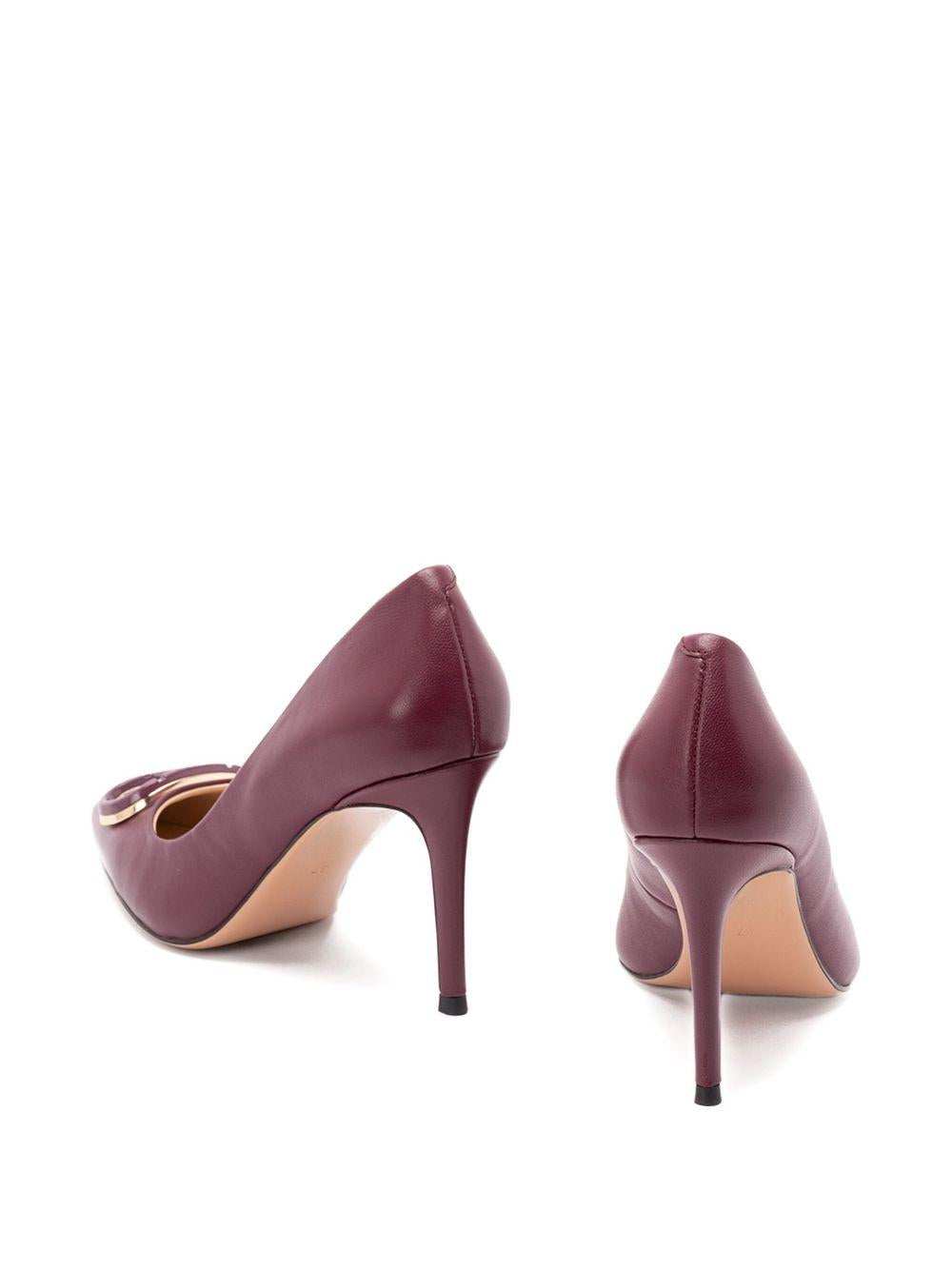 Pumps a Punta Borgogna con Logo Oro 252TCP032 05609 TWINSET