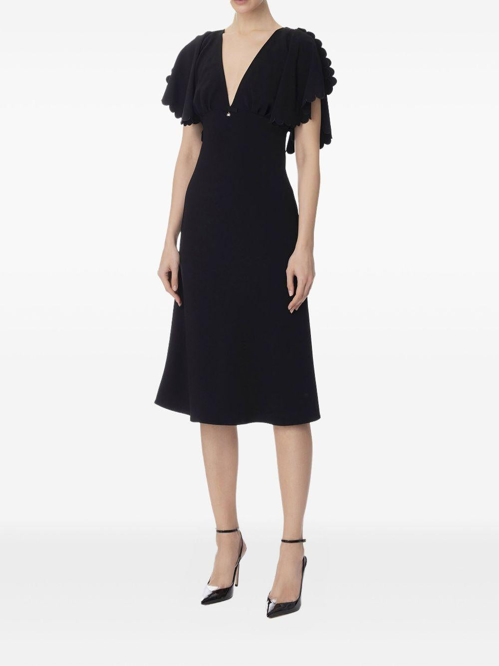 Abito nero in crêpe leggero con smerlo ricamato AB76852E2 110 ELISABETTA FRANCHI