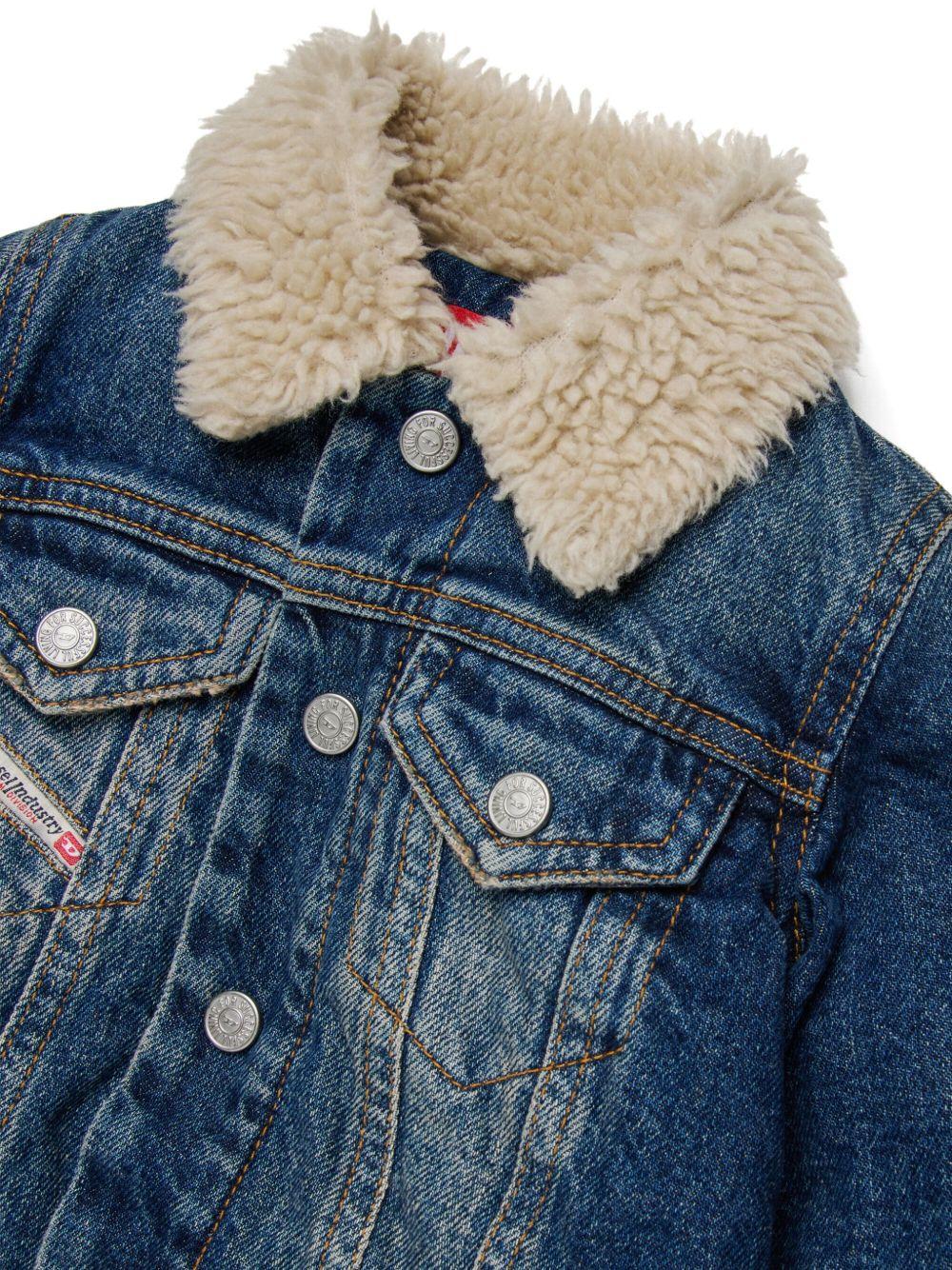 Giacca leggera in denim blu con colletto in shearling - Preludio Moda