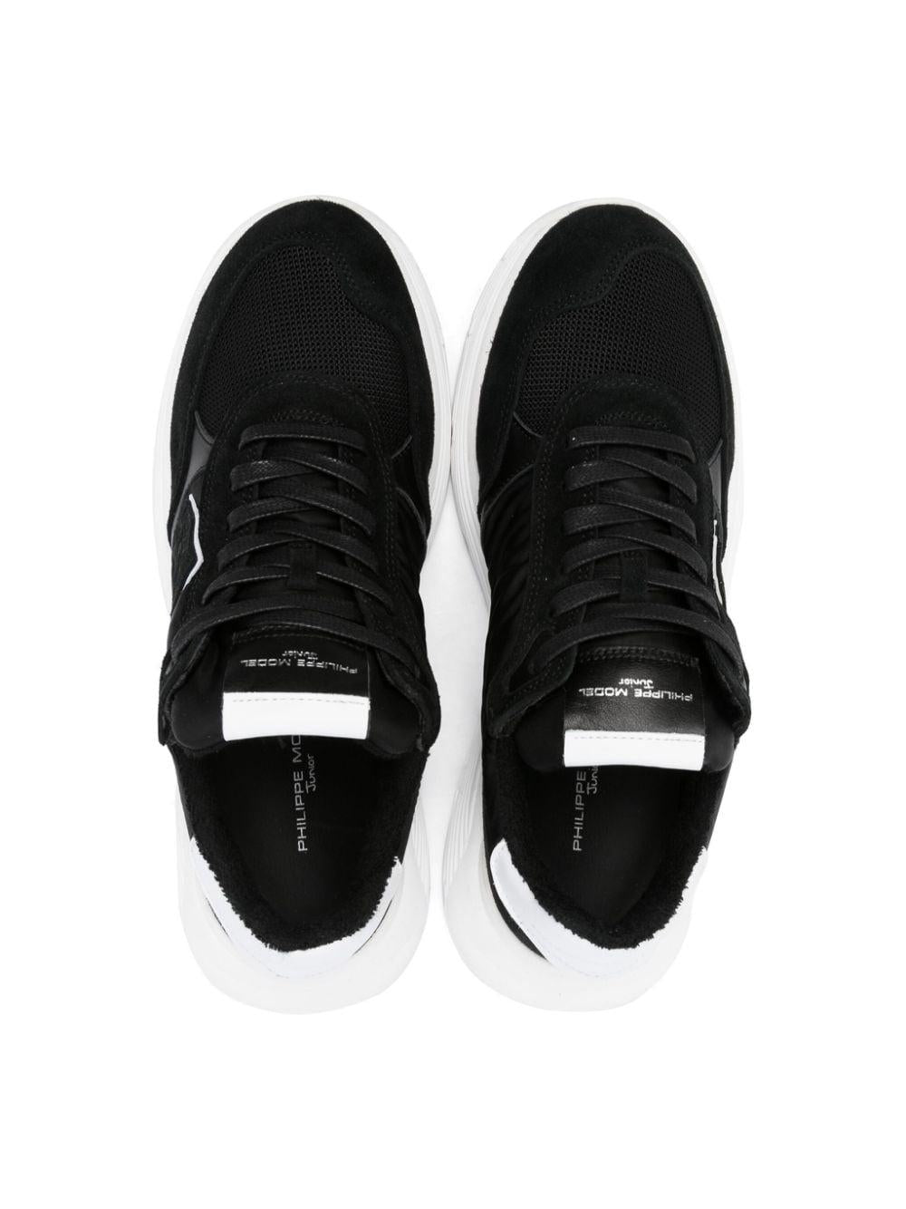 Sneakers nere Antibes