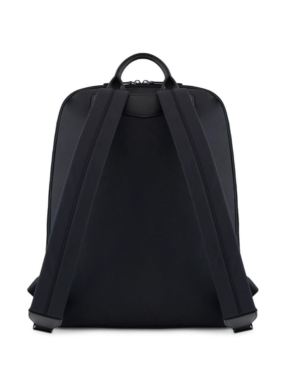 Zaino nero con tasca frontale e chiusura a zip EM001795AF13454 UC001 EMPORIO ARMANI