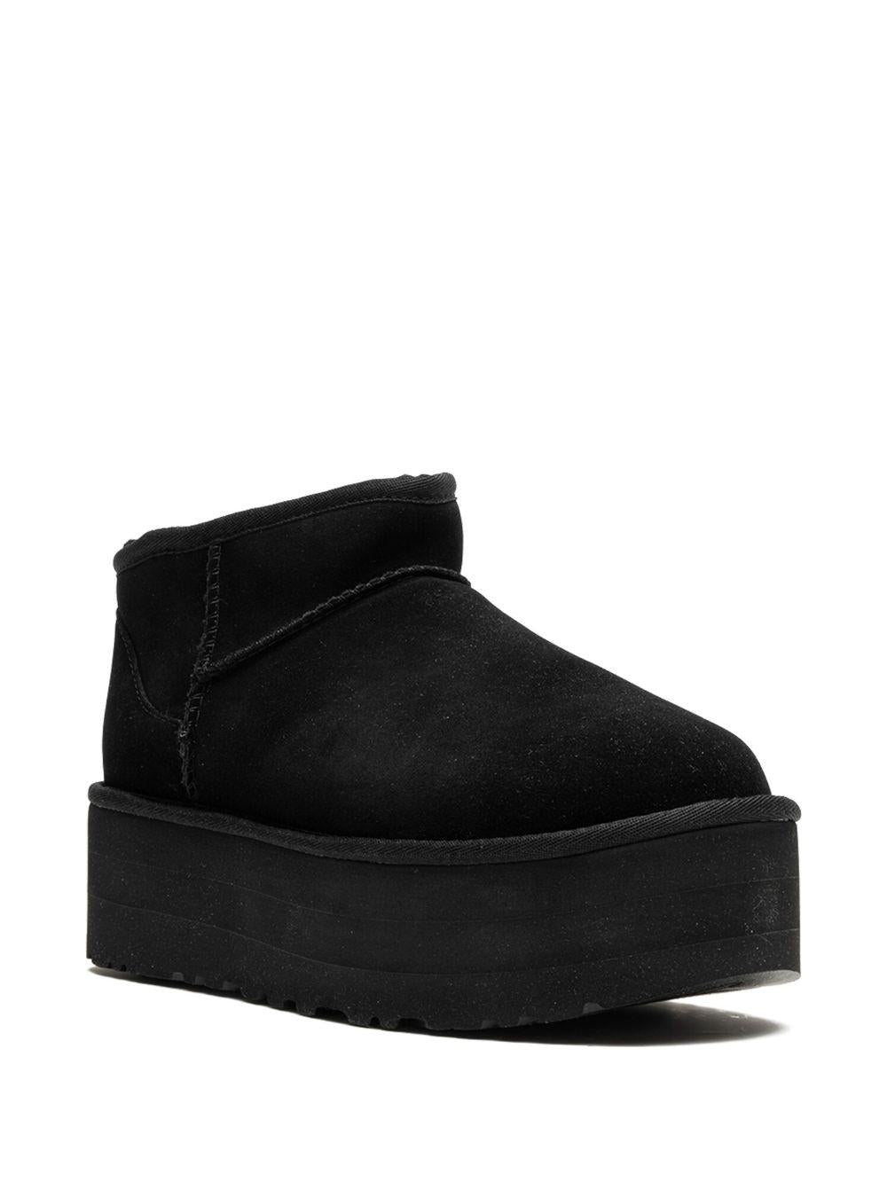 Stivali con plateau Classic Ultra Mini 1135092 BLK UGG
