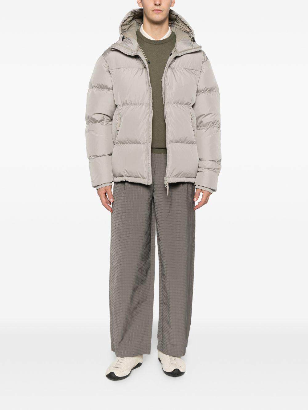 Maglione verde bosco a collo giro con toppa PEU561199011919 690 PEUTEREY