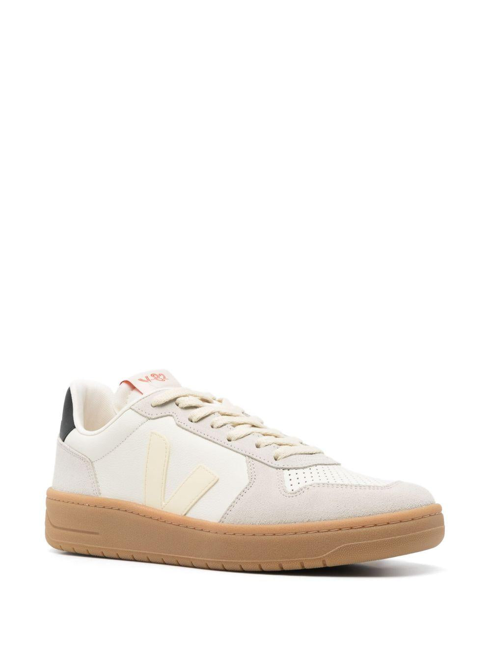 Sneakers v-82 bianco/nere VE3320759 BIANCO VEJA