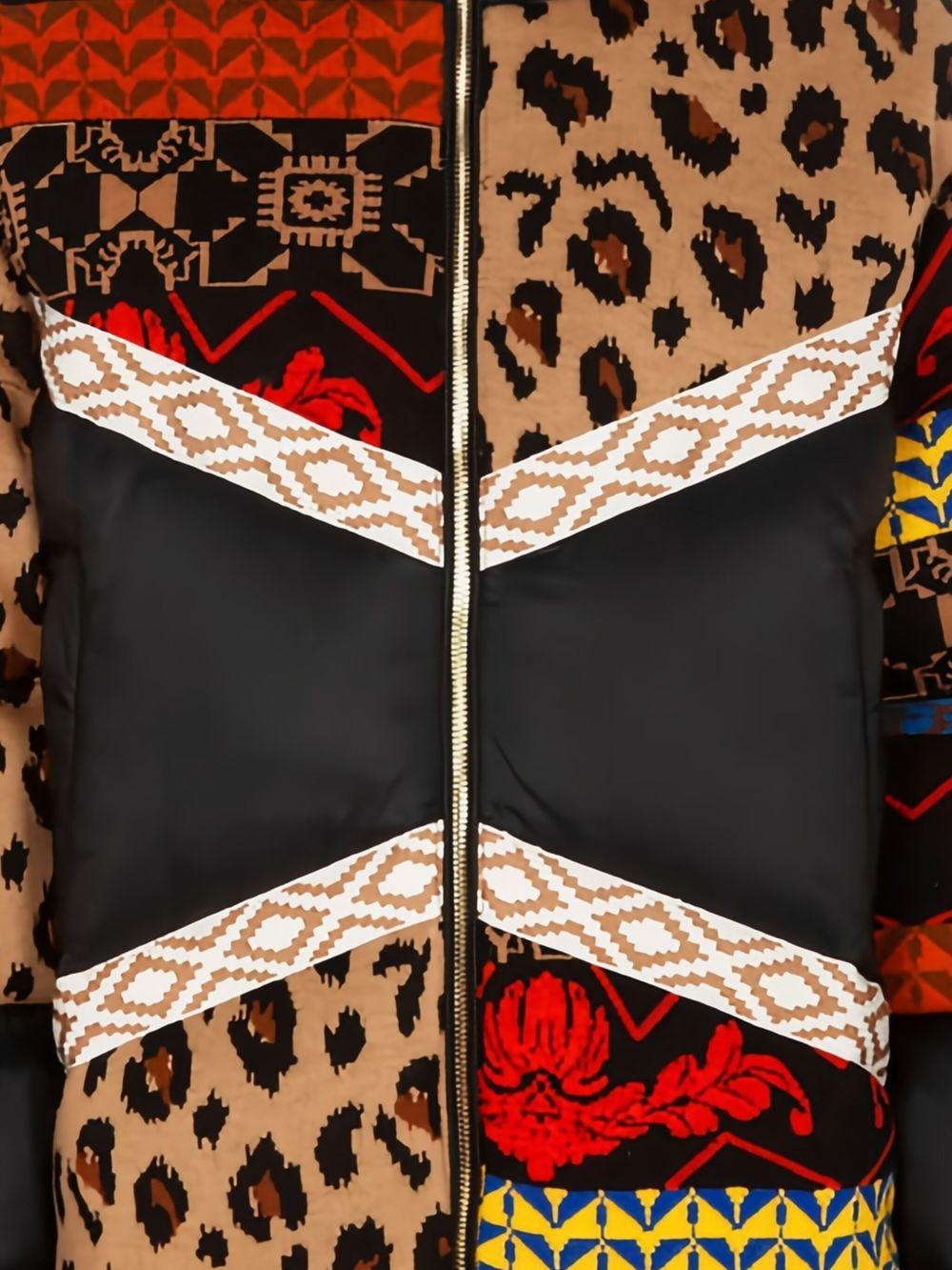 Giubbino color-block con pattern animalier nero