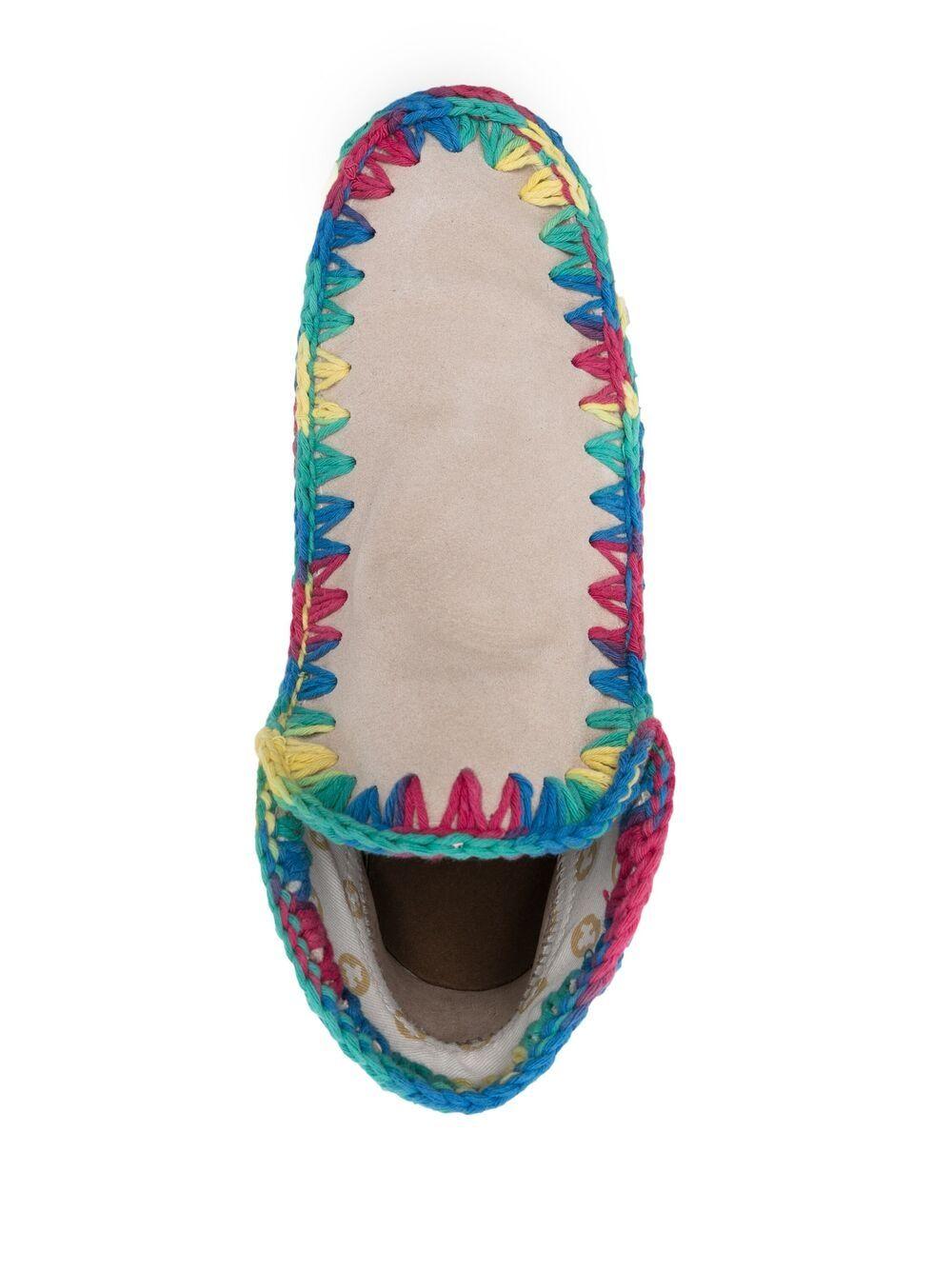 Sneakers gesso con cuciture all'uncinetto multicolor
