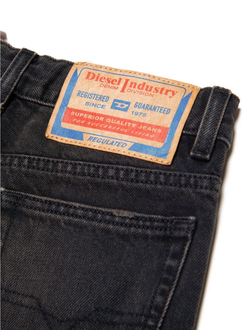 Jeans nero gambe larghe