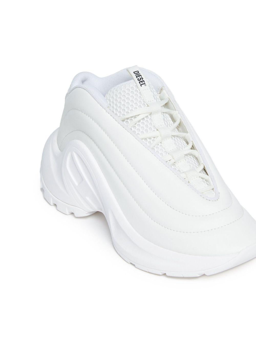 Sneakers bianca ondulata