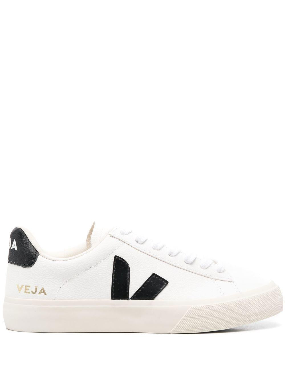 Sneakers con logo laterale CP0501537 BIANCONERO VEJA