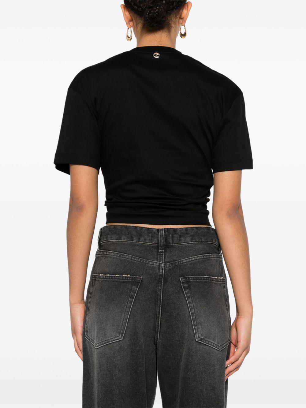 T-shirt nera arricciata con anello