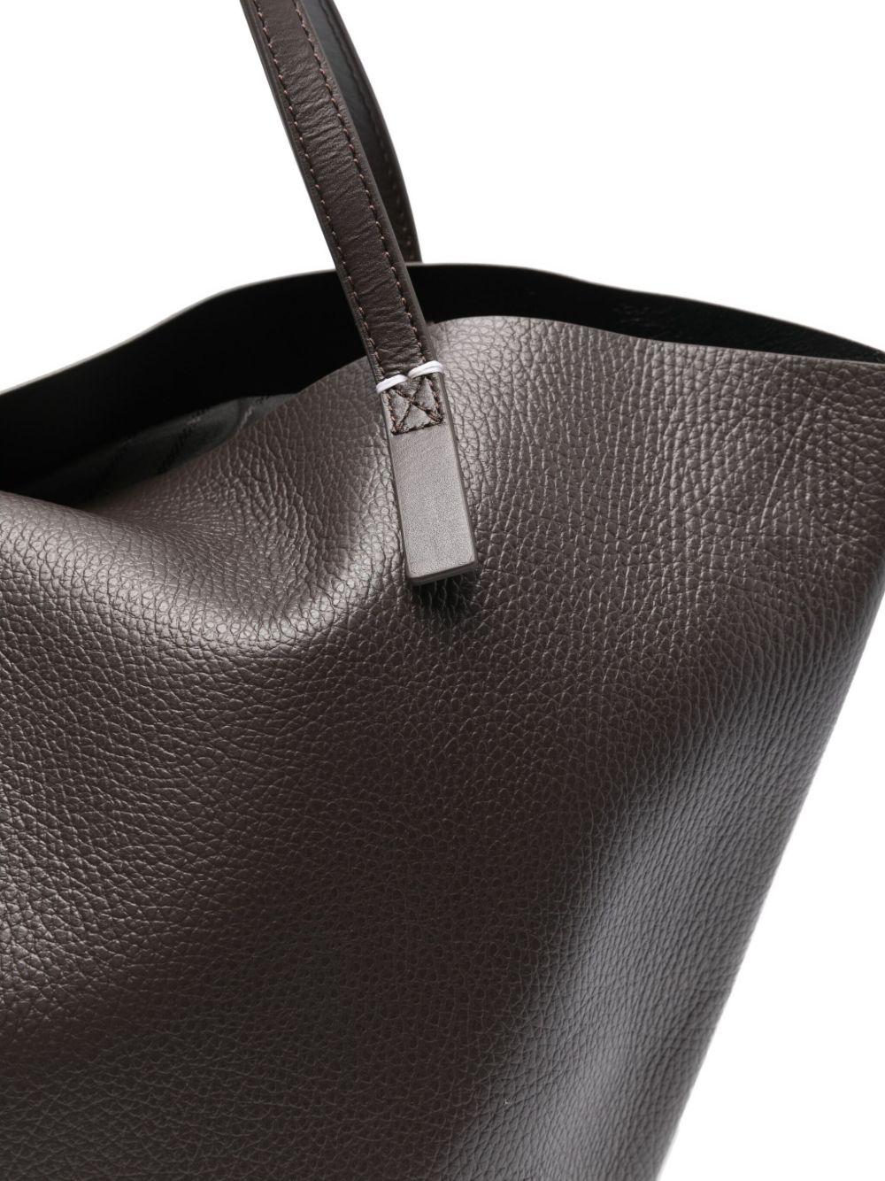 Borsa marrone con logo e trama martellata 2B0130L148 B856 PATRIZIA PEPE